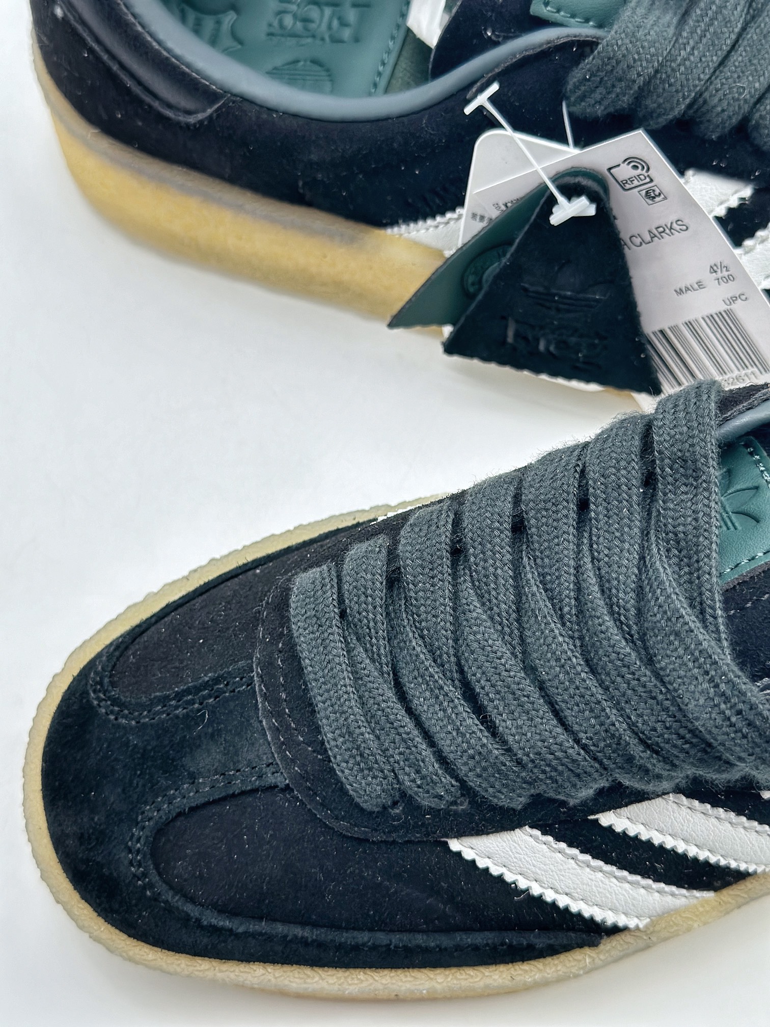 KITH x Clarks x Adidas Originals 8th Street Samba ”Savannah”桑巴舞板鞋 ID7299