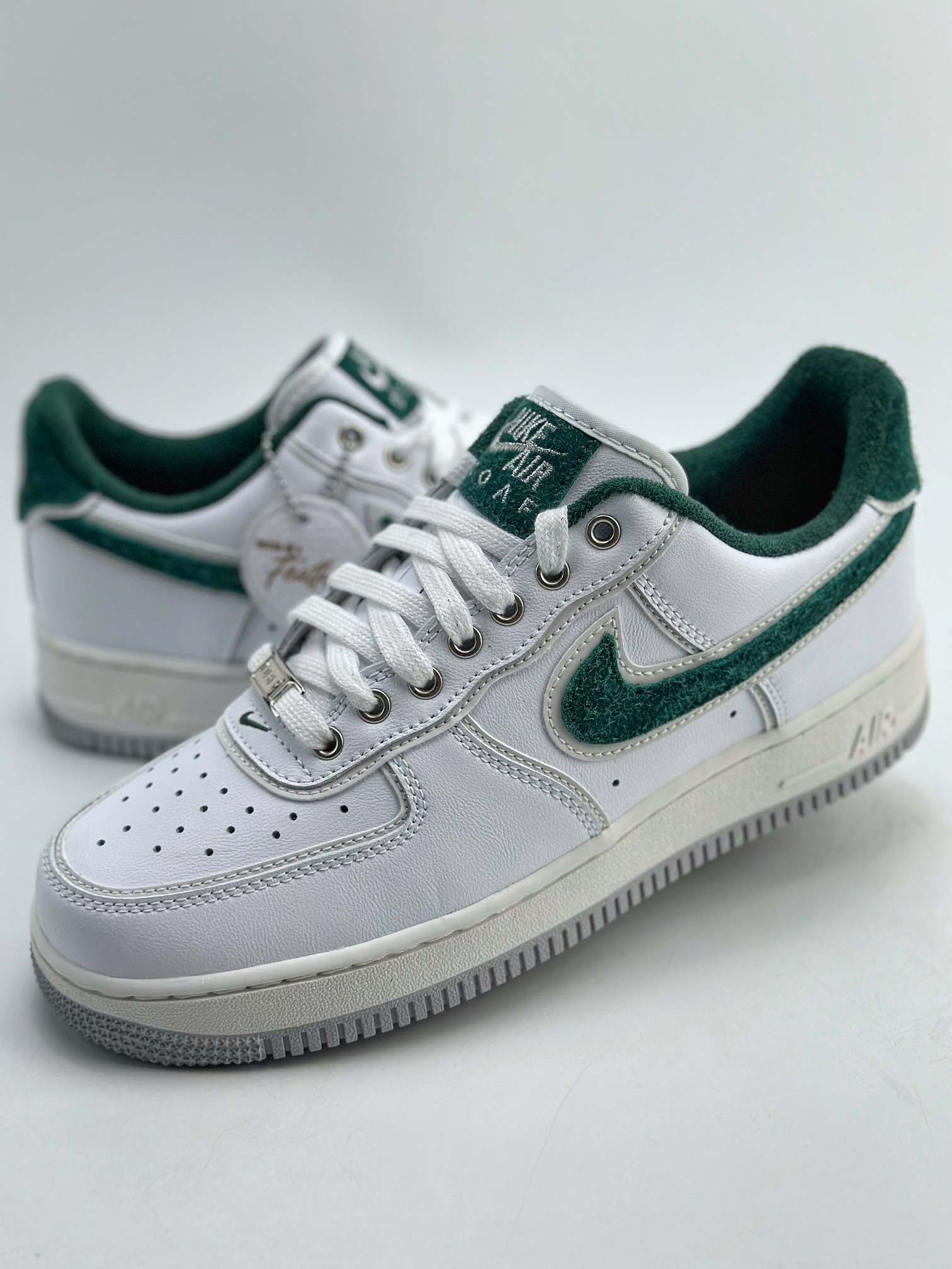 220 Nike Air Force 1 Low 07 x Division Street “Ducks of a Feather” 白绿 HF0012-100