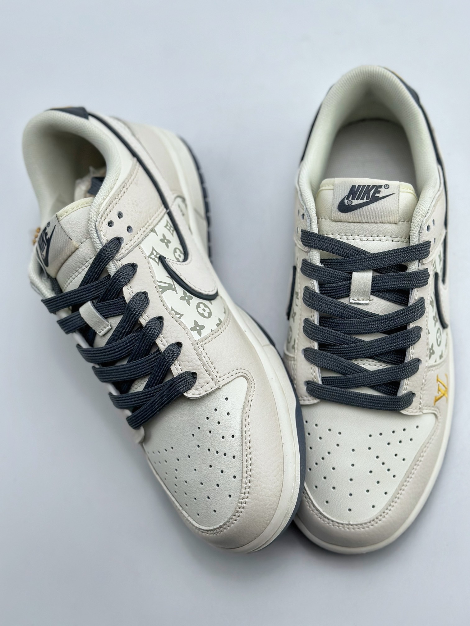 Nike SB Dunk Low Louis Vuitton White Grey Gold LV Print FC1688-128