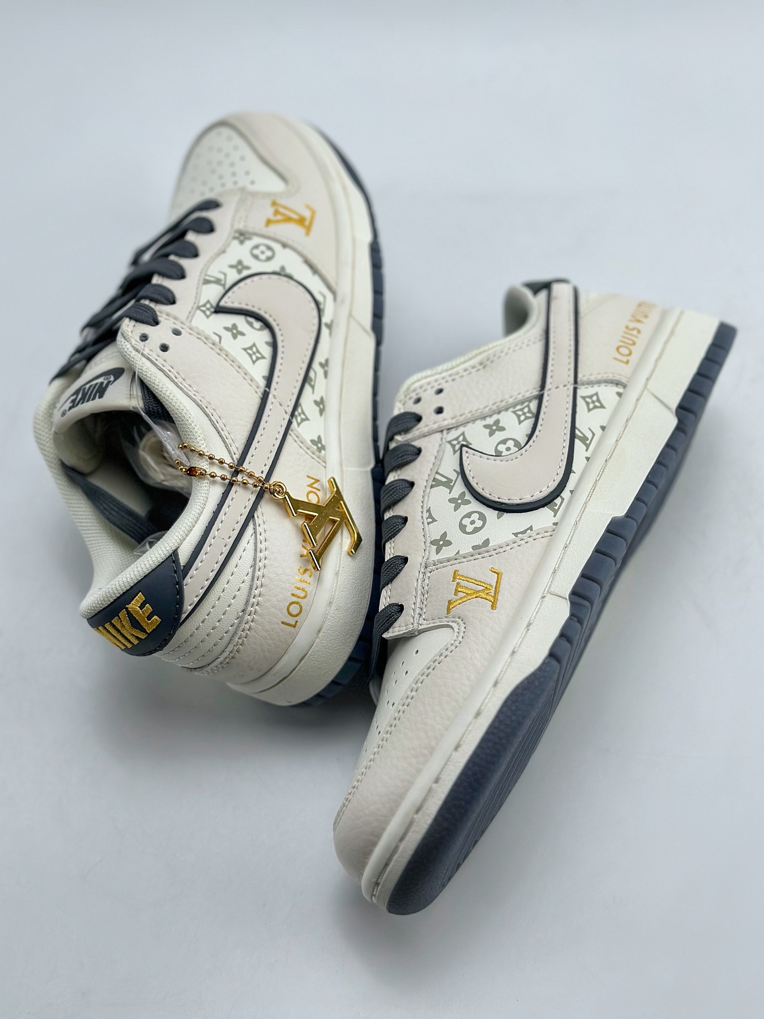 Nike SB Dunk Low Louis Vuitton White Grey Gold LV Print FC1688-128