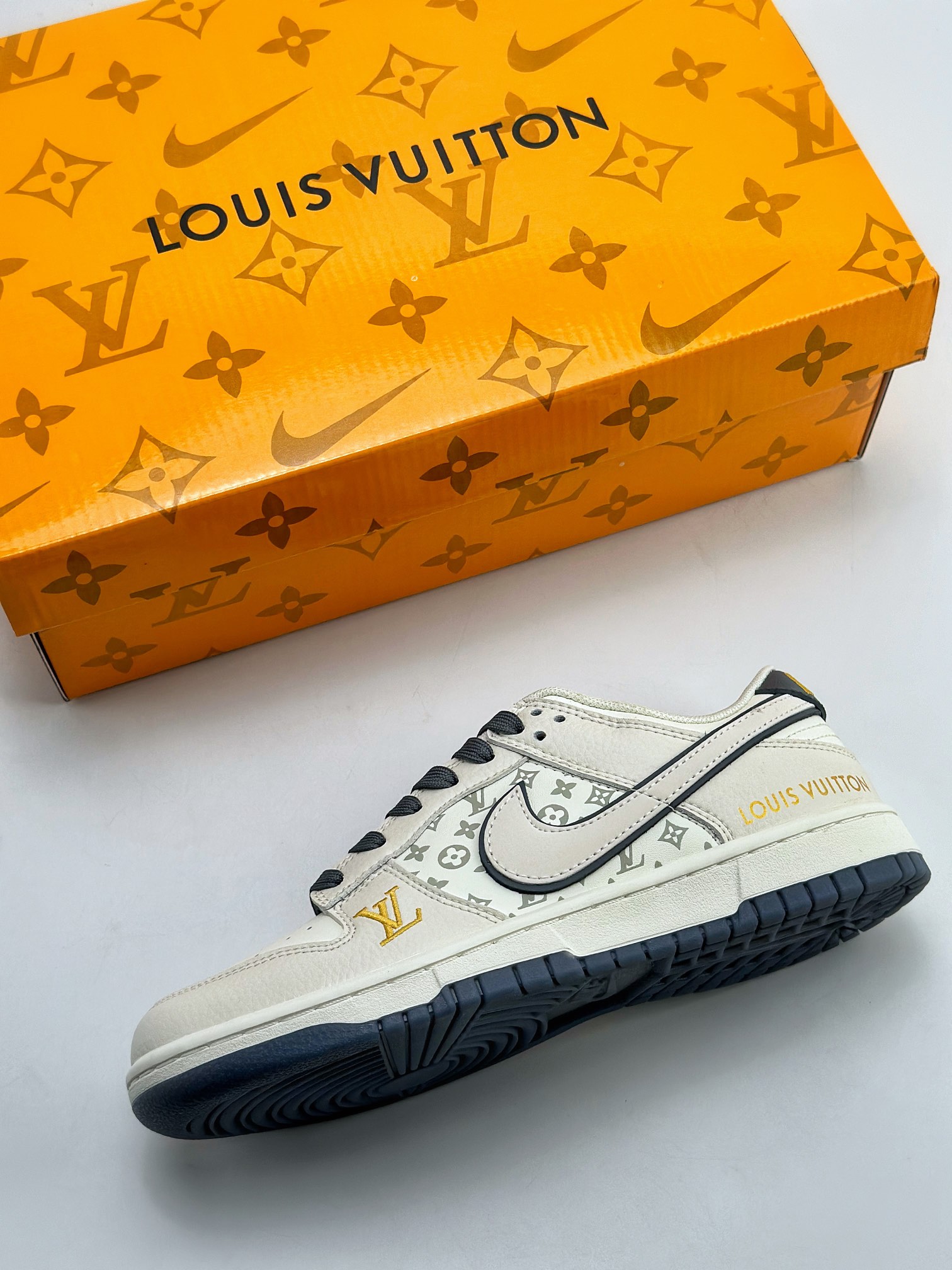 Nike SB Dunk Low Louis Vuitton White Grey Gold LV Print FC1688-128