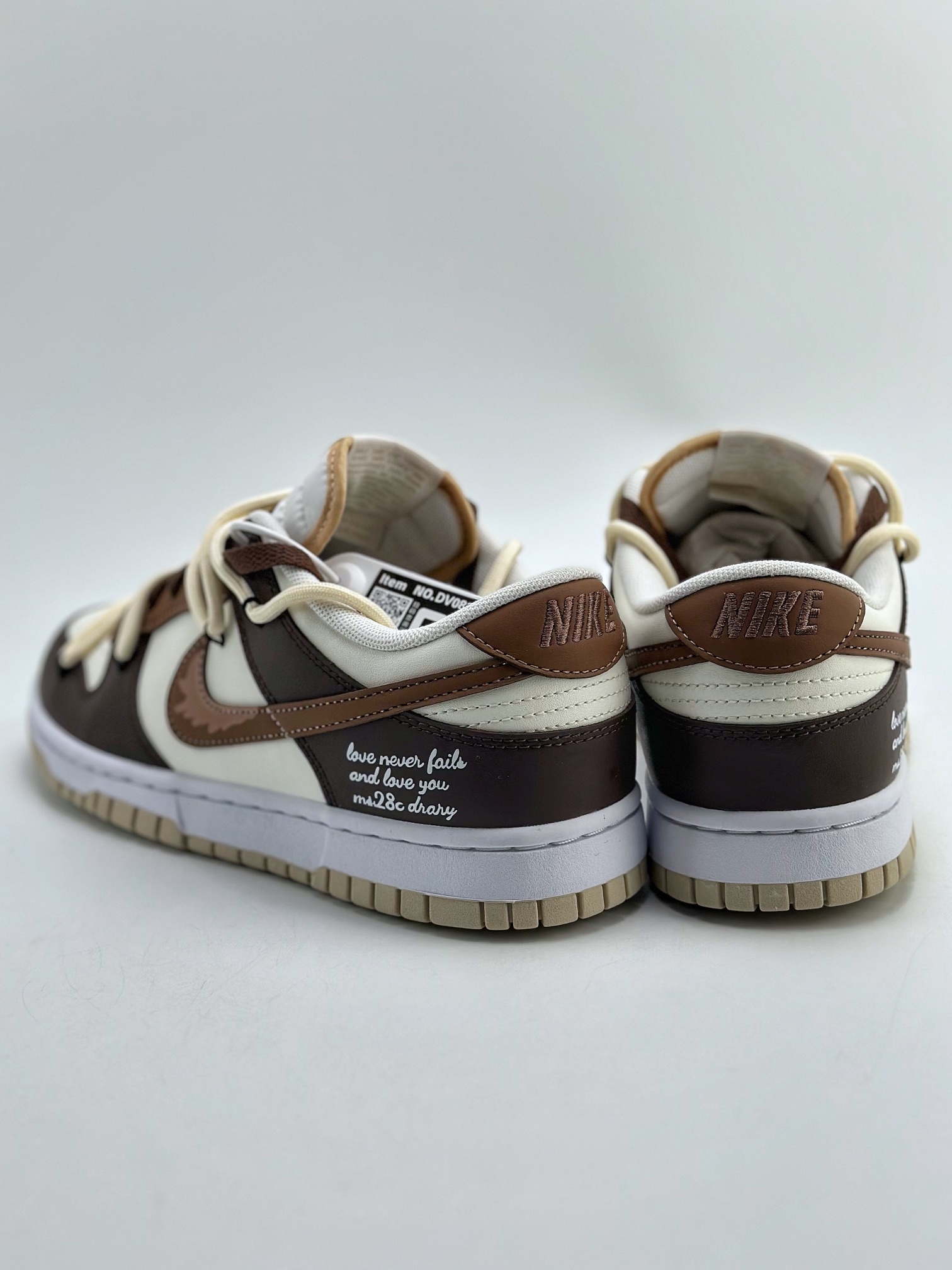 NIKE SB Dunk Low Mocha Beige DV0831-003