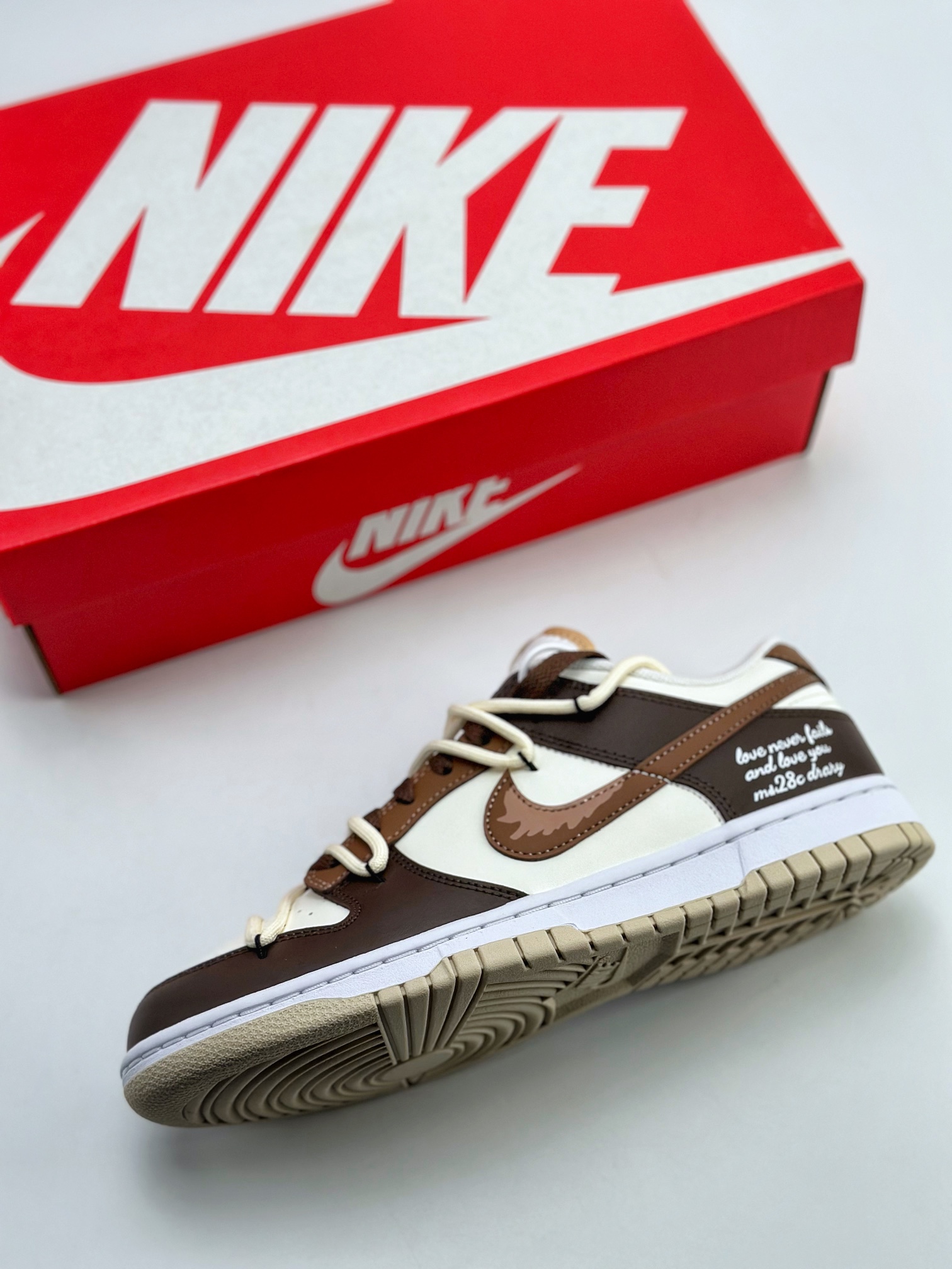 NIKE SB Dunk Low Mocha Beige DV0831-003