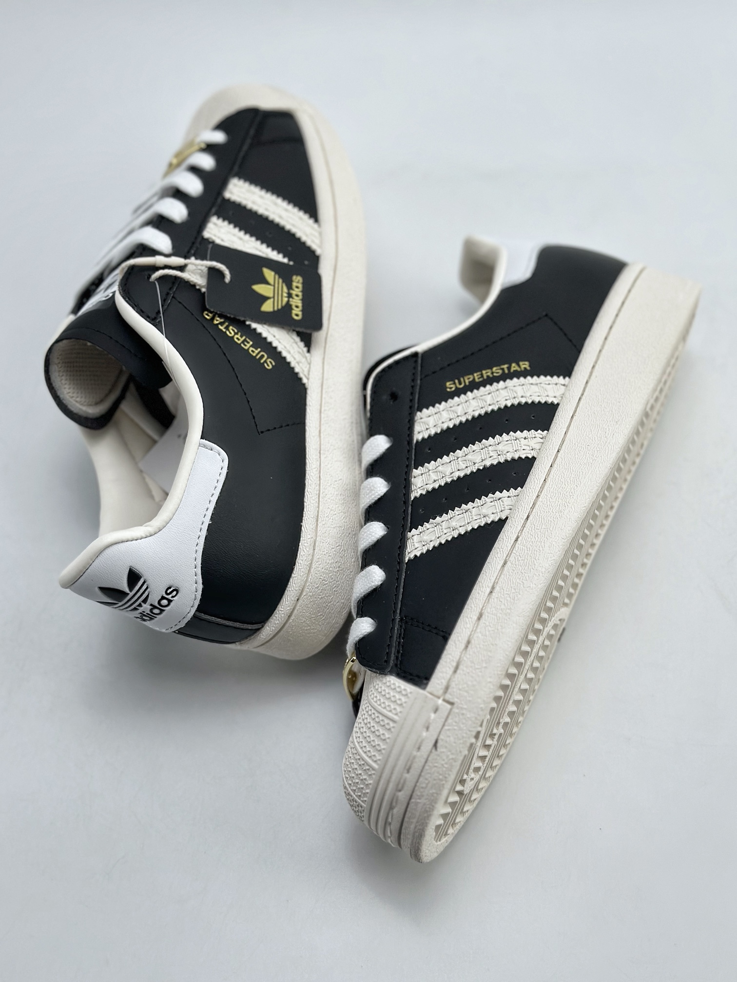 140 AdidasOriginals Superstar 贝壳头 黑白 ID4676