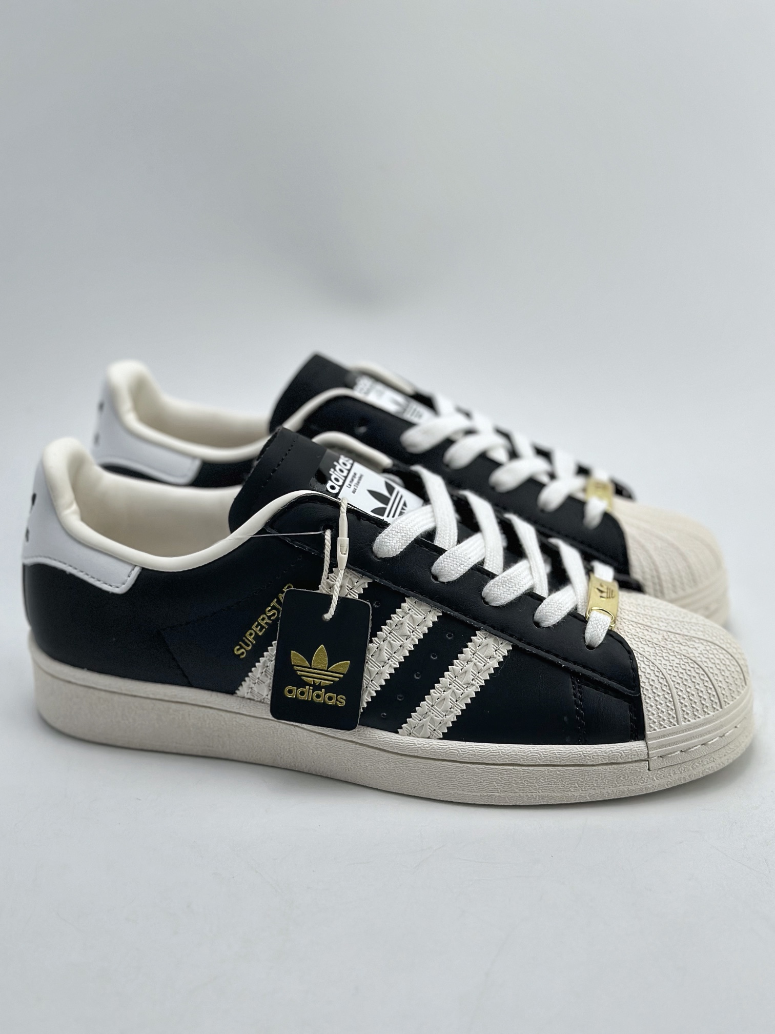 140 AdidasOriginals Superstar 贝壳头 黑白 ID4676