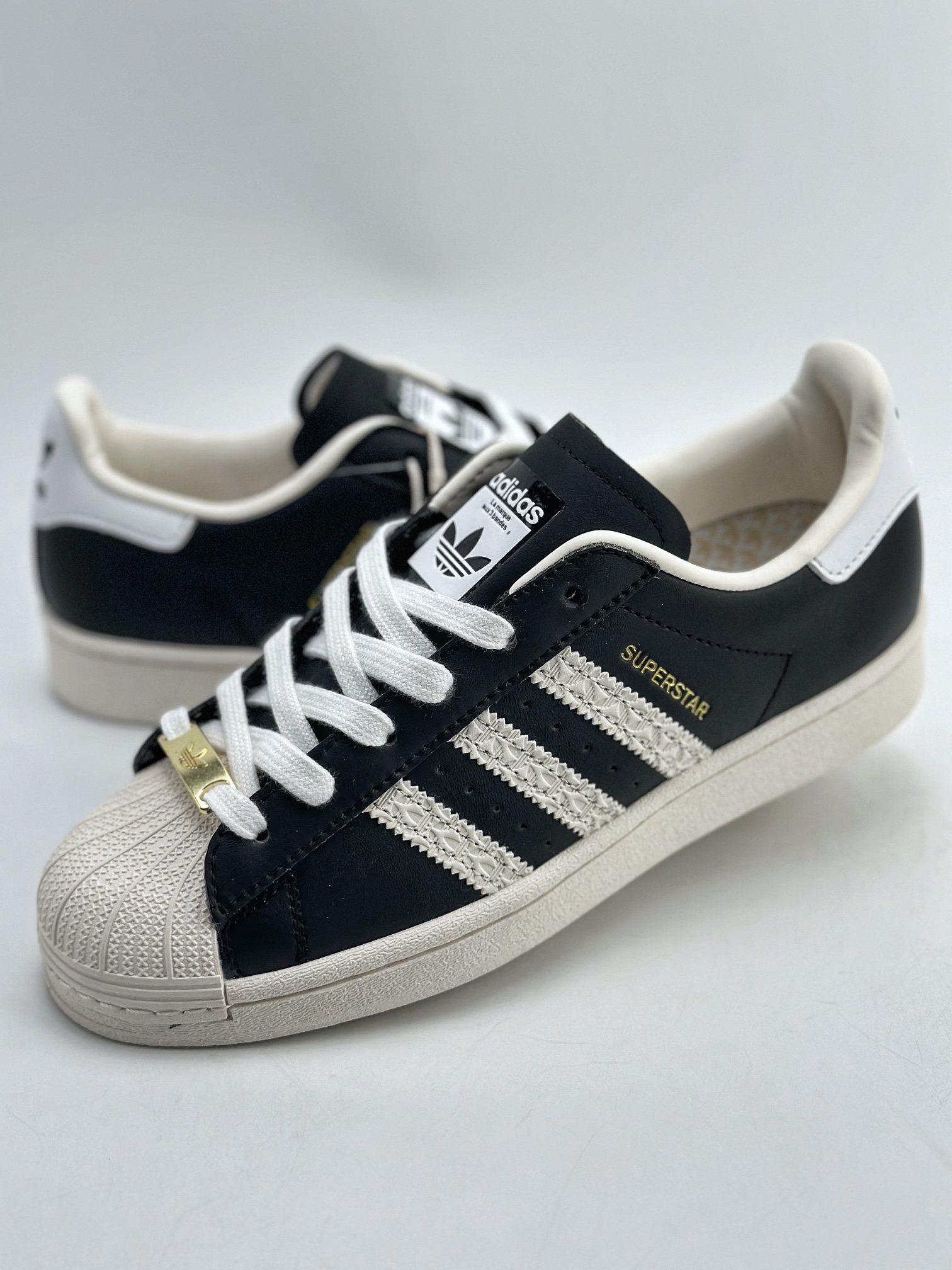 140 AdidasOriginals Superstar 贝壳头 黑白 ID4676