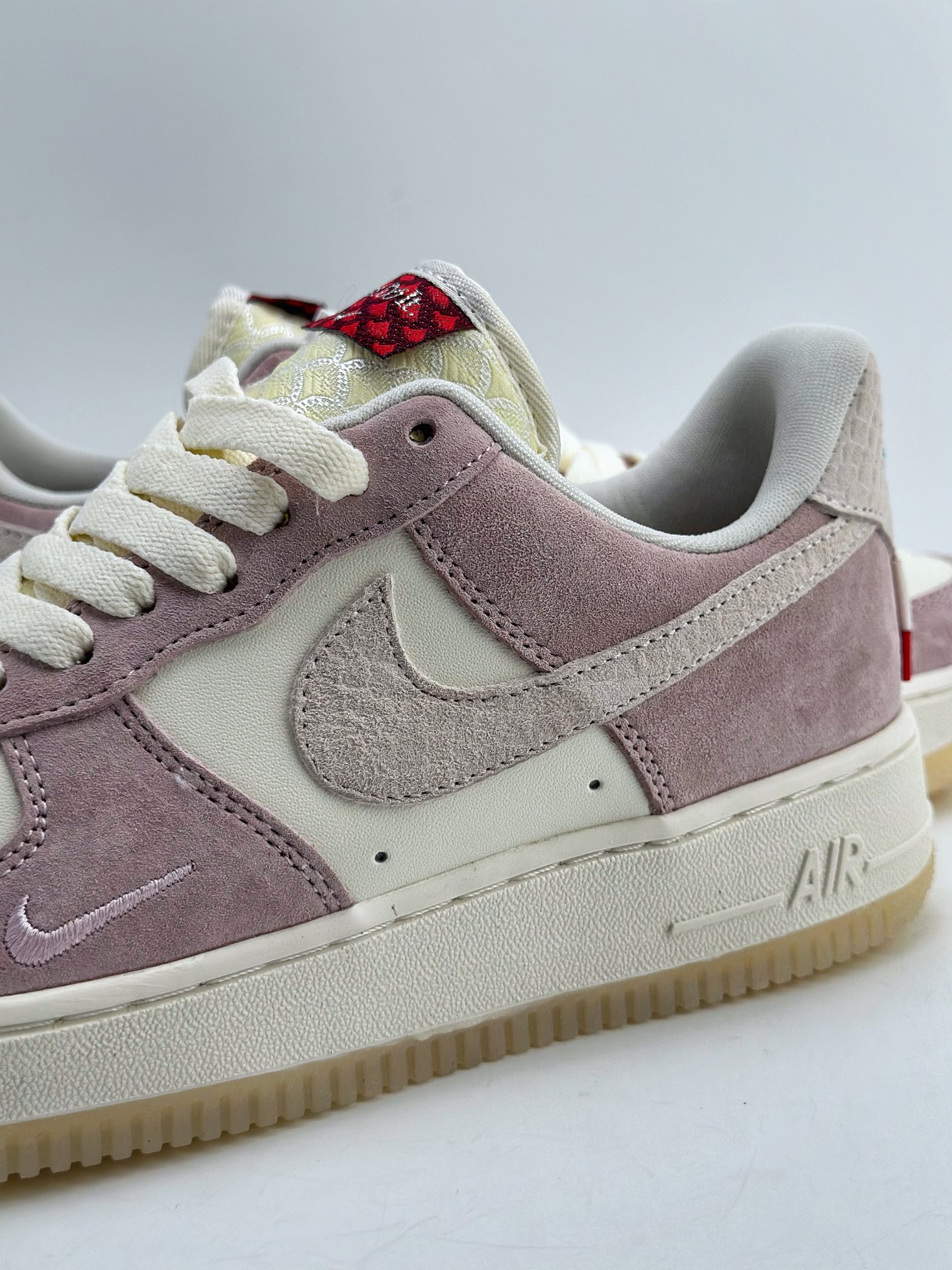 220 Nike Air Force 1 Low 07 "Year of the Dragon" 米粉 FZ5066-111