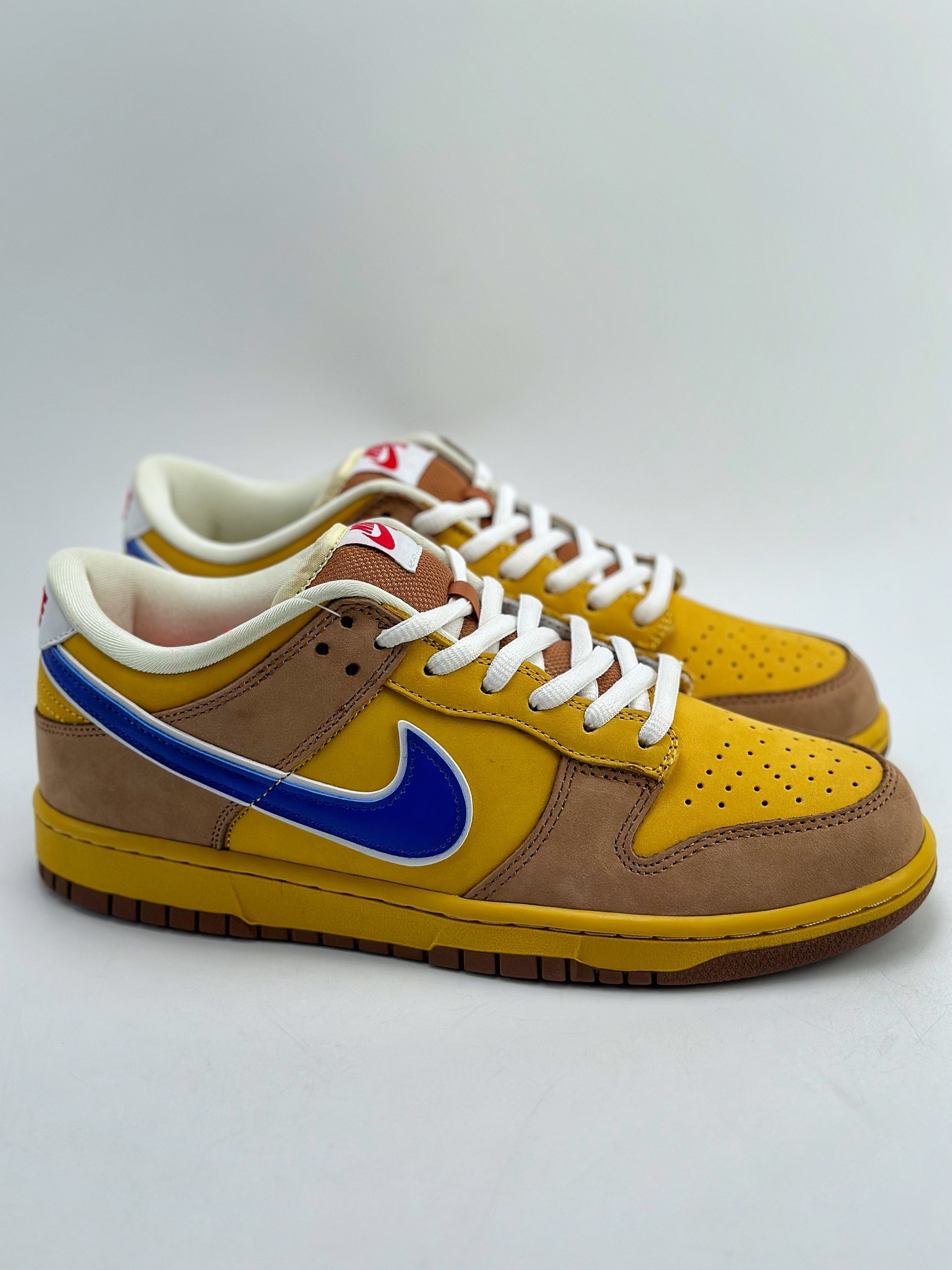 380 Nike SB Dunk Low Newcastle Brown Ale 313170-741