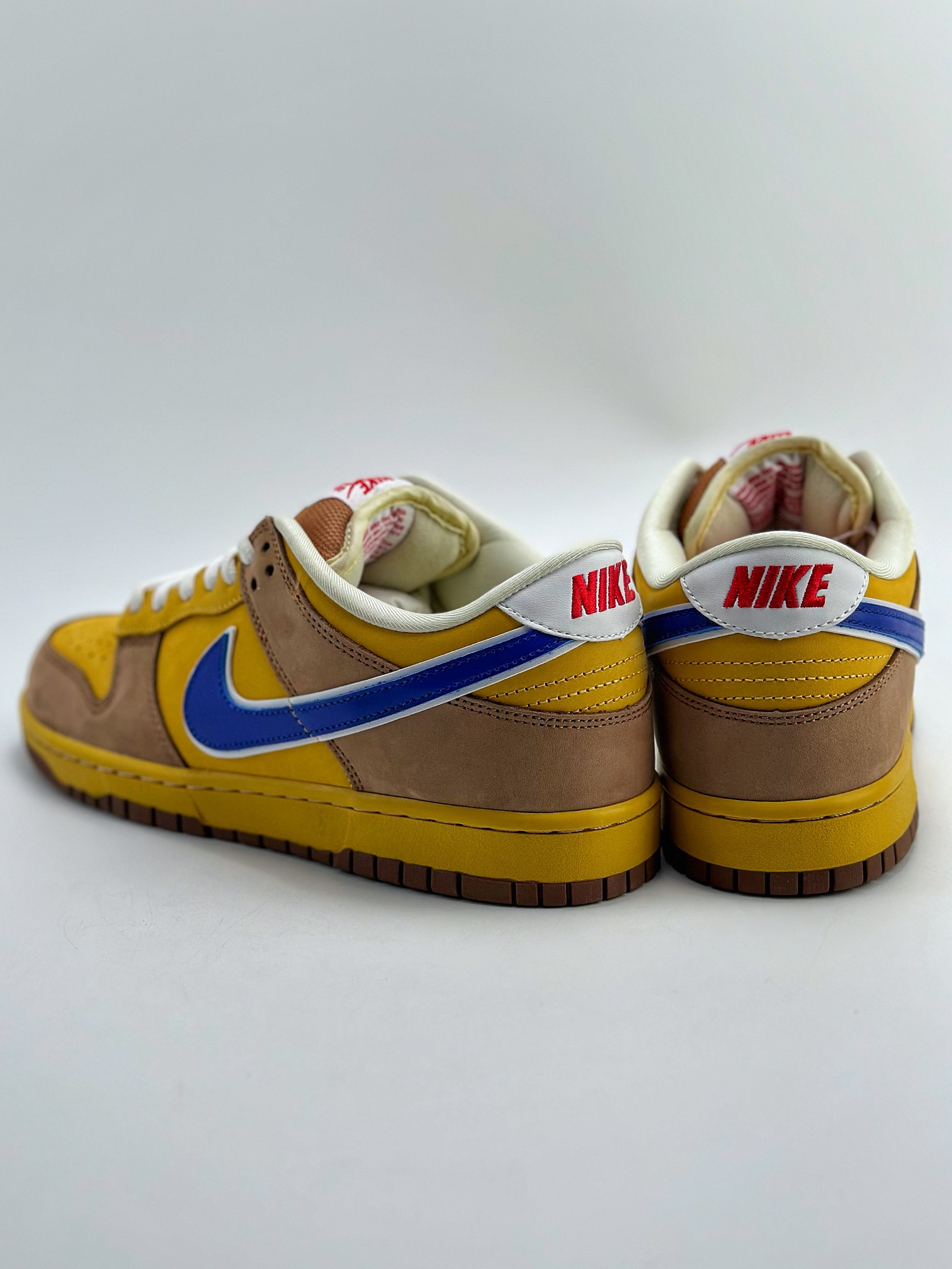 380 Nike SB Dunk Low Newcastle Brown Ale 313170-741