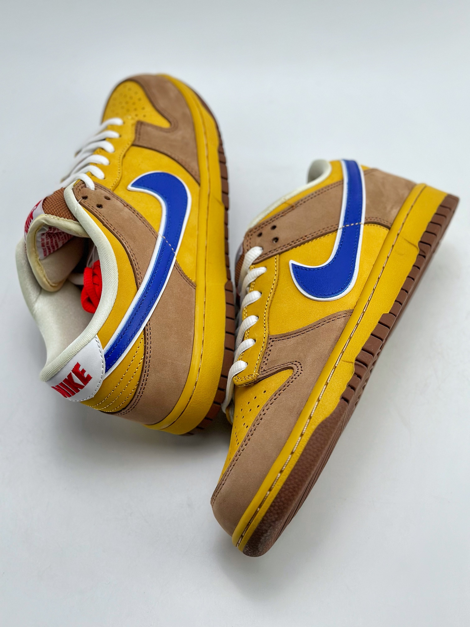 380 Nike SB Dunk Low Newcastle Brown Ale 313170-741