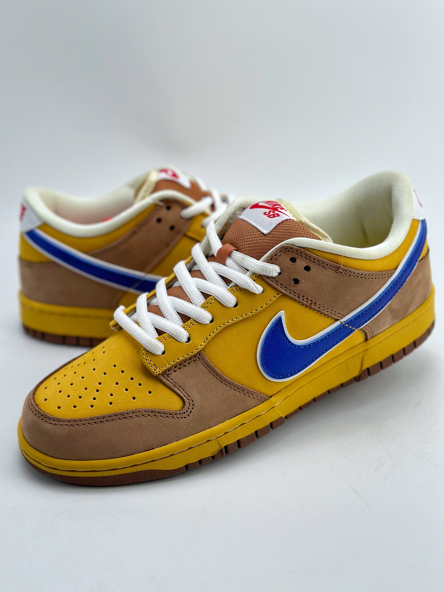 380 Nike SB Dunk Low Newcastle Brown Ale 313170-741