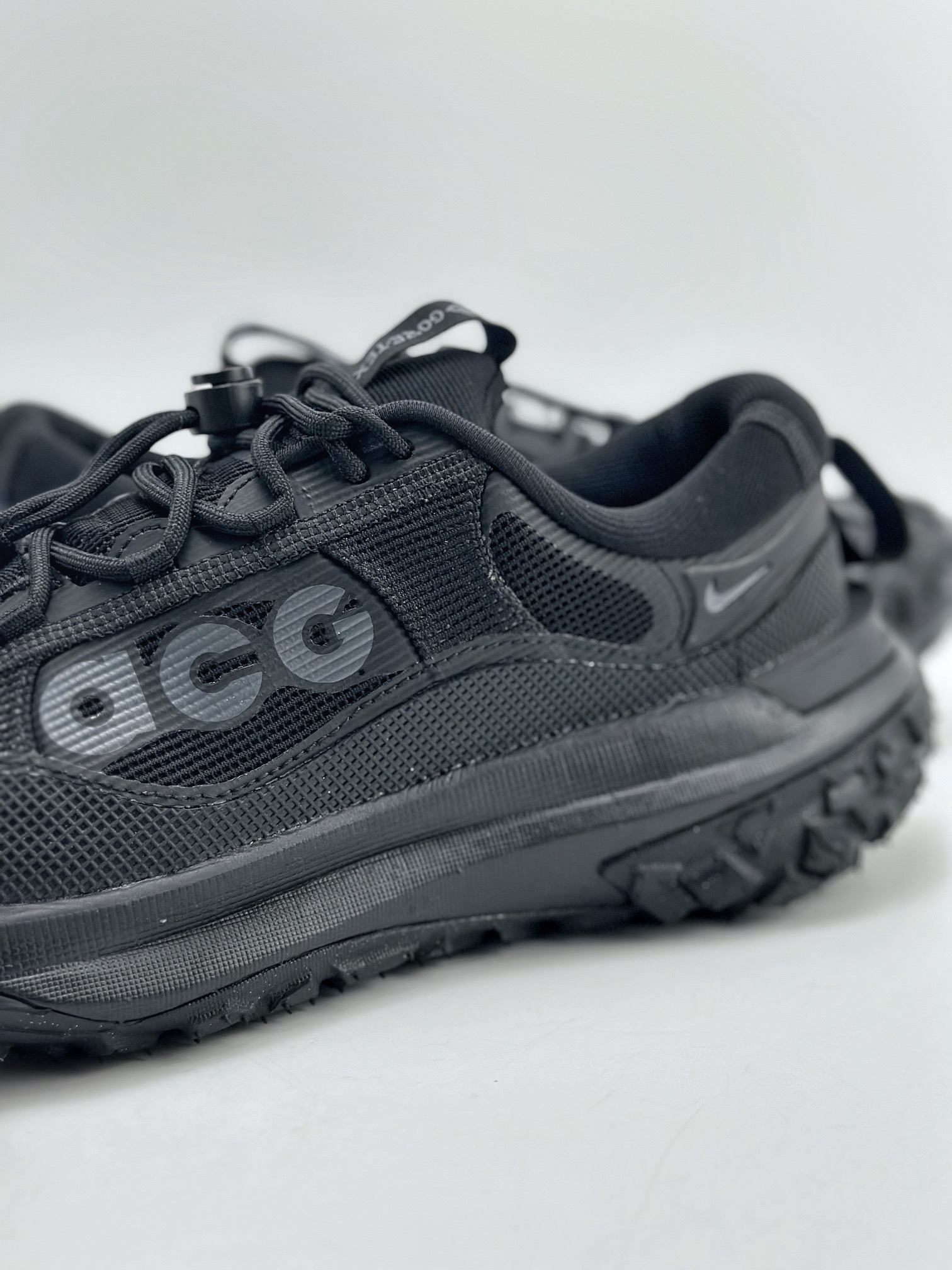 200 Nike  ACG MOUNTAIN FLY 2 LOW 外户登山列系越跑低帮休闲动运徒步鞋 HF6245-001