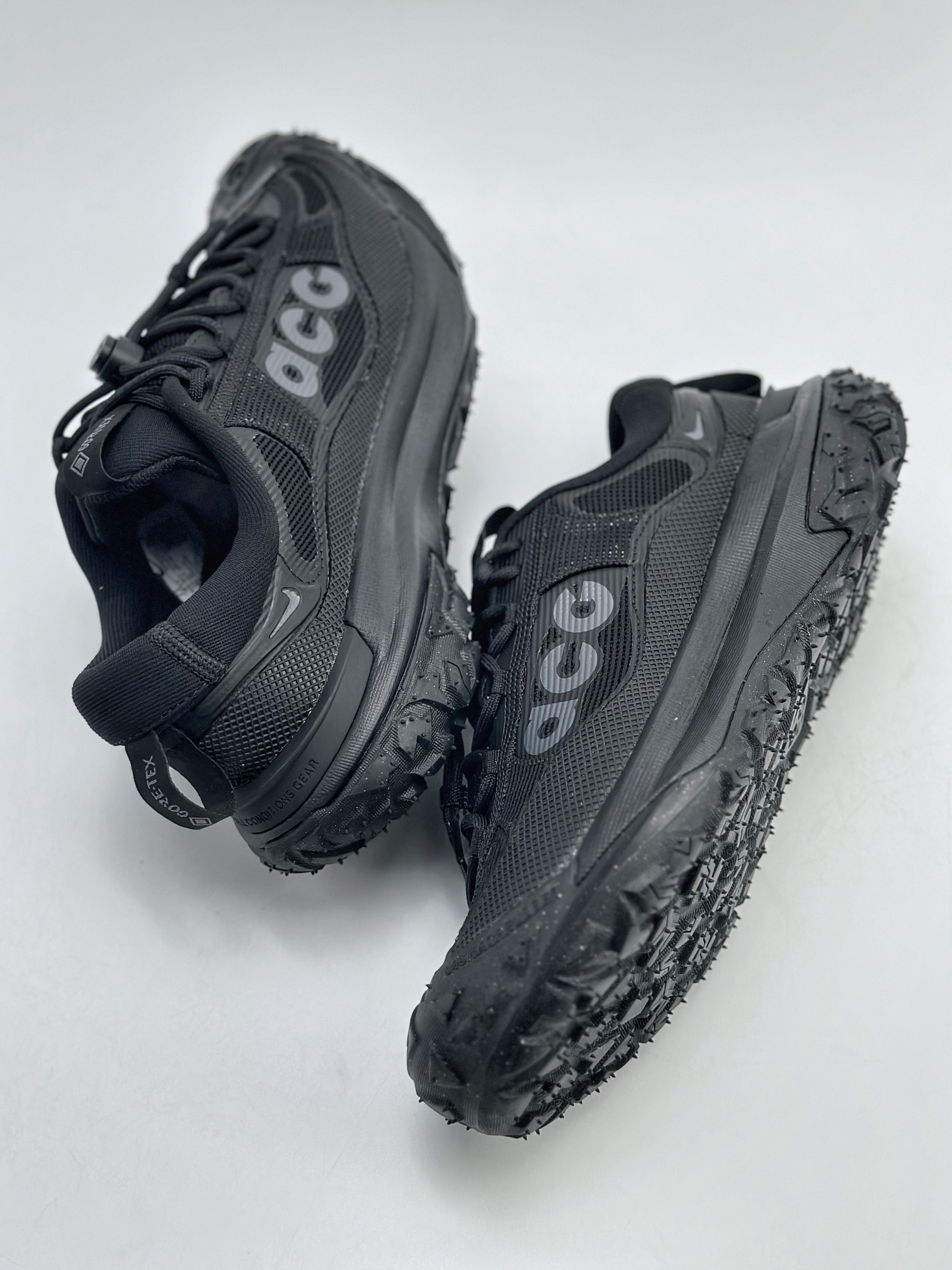 200 Nike  ACG MOUNTAIN FLY 2 LOW 外户登山列系越跑低帮休闲动运徒步鞋 HF6245-001