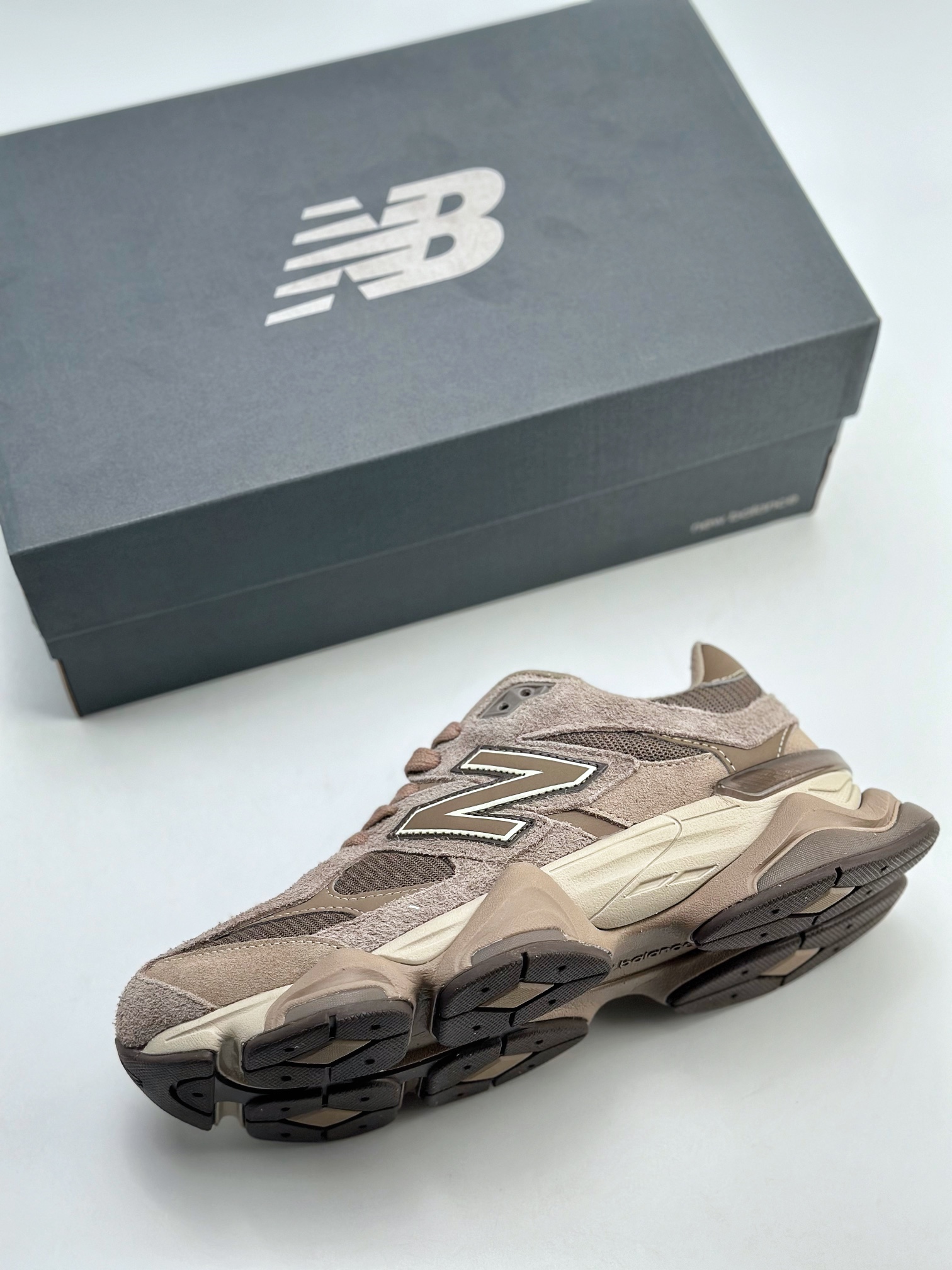 220 Joe Freshgoods x New Balance 版本 NB9060 联名款复古休闲运动慢跑鞋 U9060PBHD