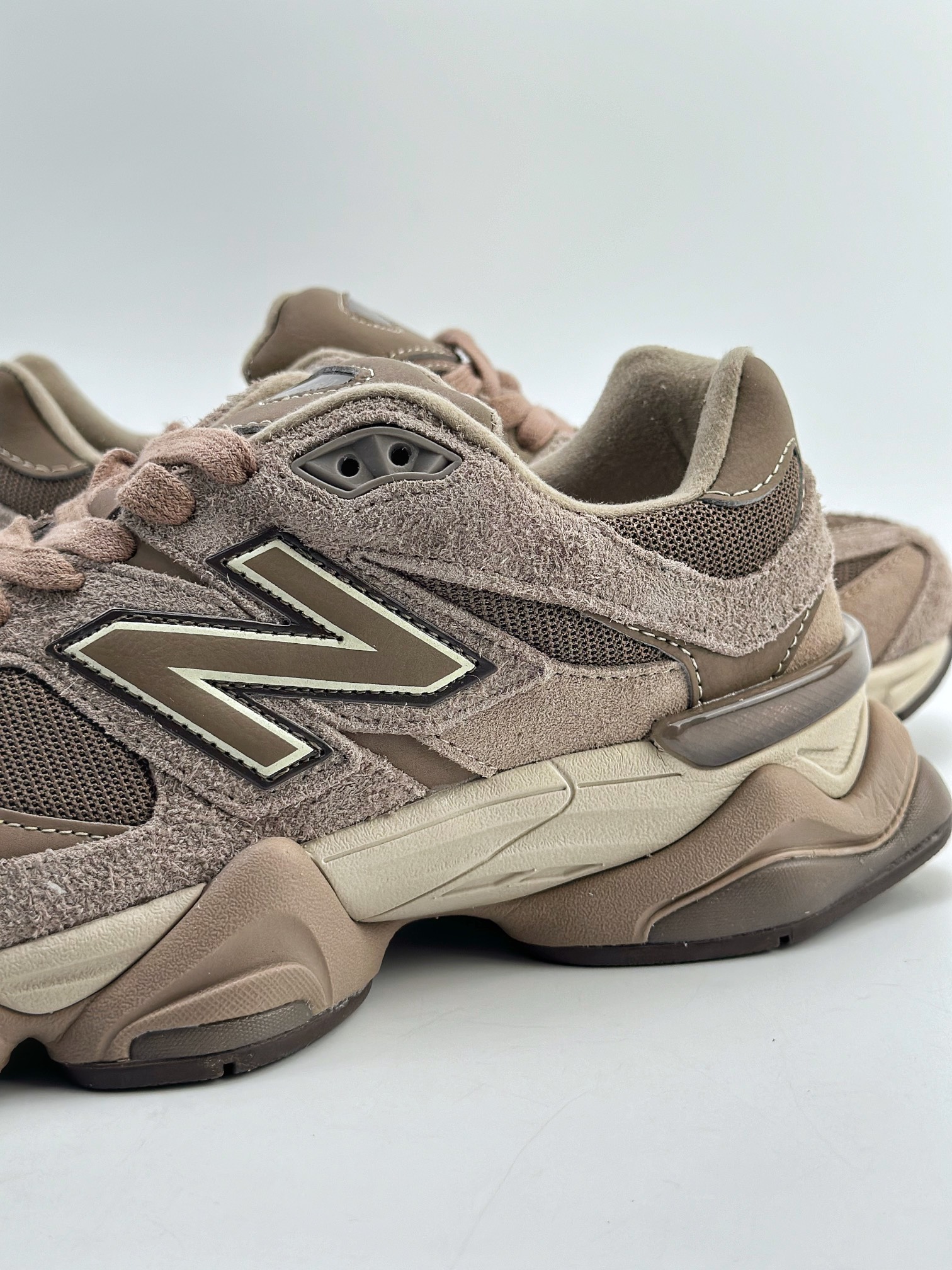 220 Joe Freshgoods x New Balance 版本 NB9060 联名款复古休闲运动慢跑鞋 U9060PBHD