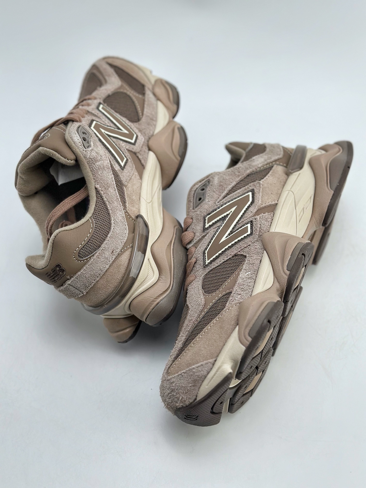 220 Joe Freshgoods x New Balance 版本 NB9060 联名款复古休闲运动慢跑鞋 U9060PBHD