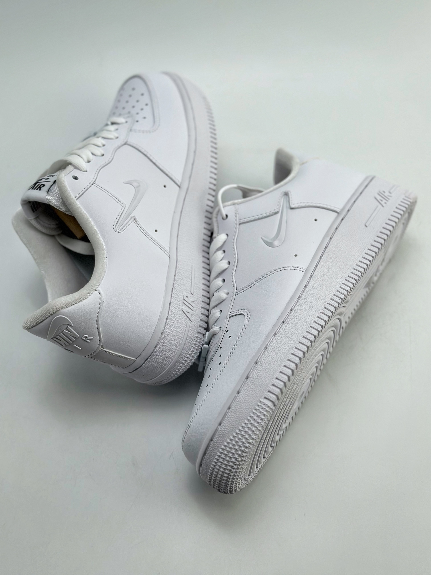 200 Nike Air Force 1 Low 07 小勾纯白 FB8251-100