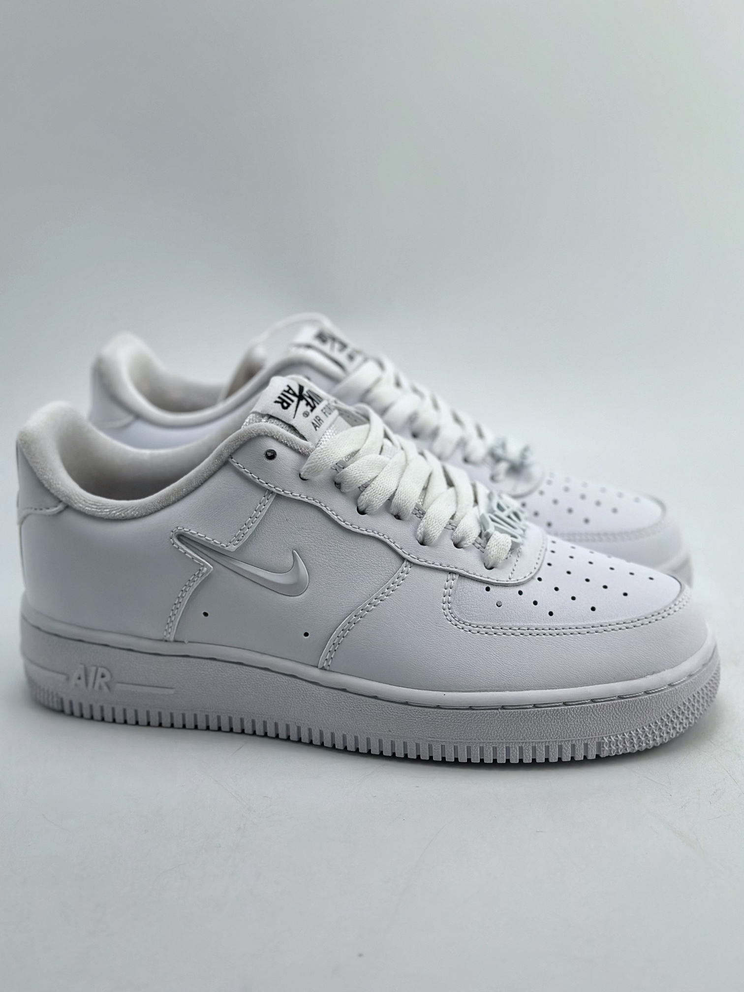 200 Nike Air Force 1 Low 07 小勾纯白 FB8251-100