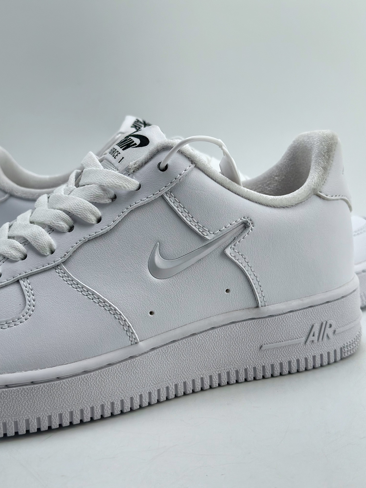 200 Nike Air Force 1 Low 07 小勾纯白 FB8251-100