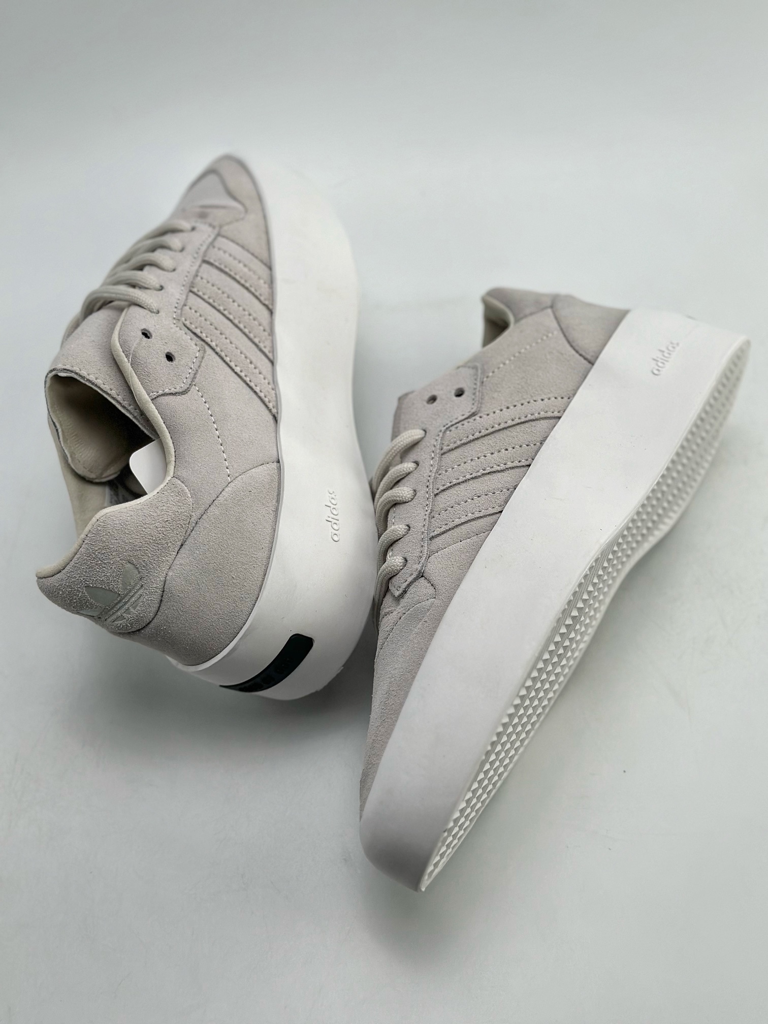 220 Adidas   Athletics 86 Lo x Fear OF God Fog 重磅联名时尚休闲板鞋   JF6684