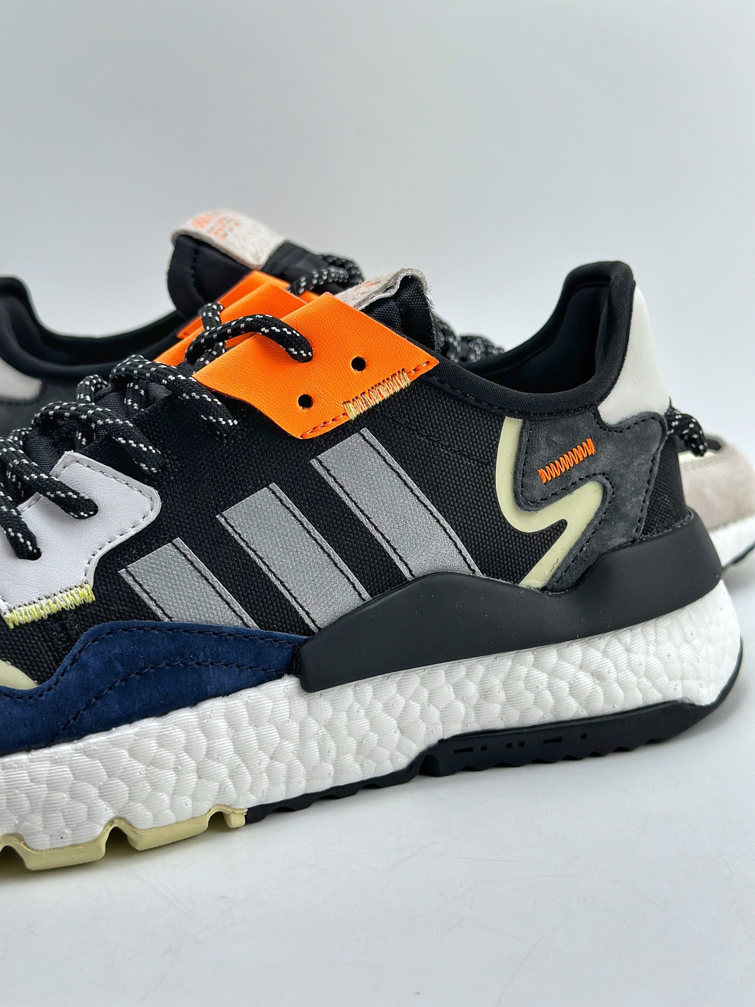 180 Adidas   Nite Jogger 2019 Boost 三叶草 联名夜行者复古跑鞋 IE1928