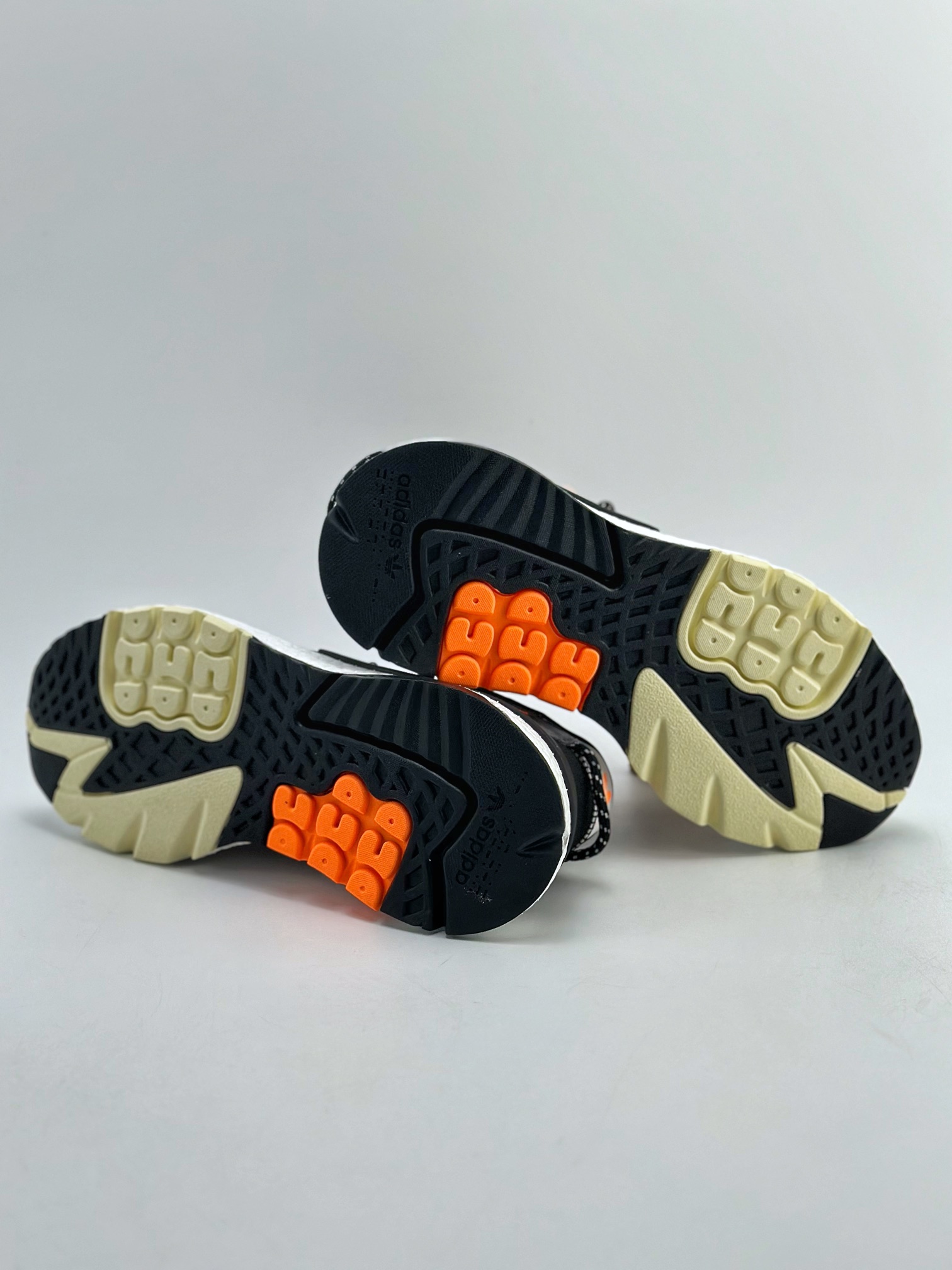 180 Adidas   Nite Jogger 2019 Boost 三叶草 联名夜行者复古跑鞋 IE1928