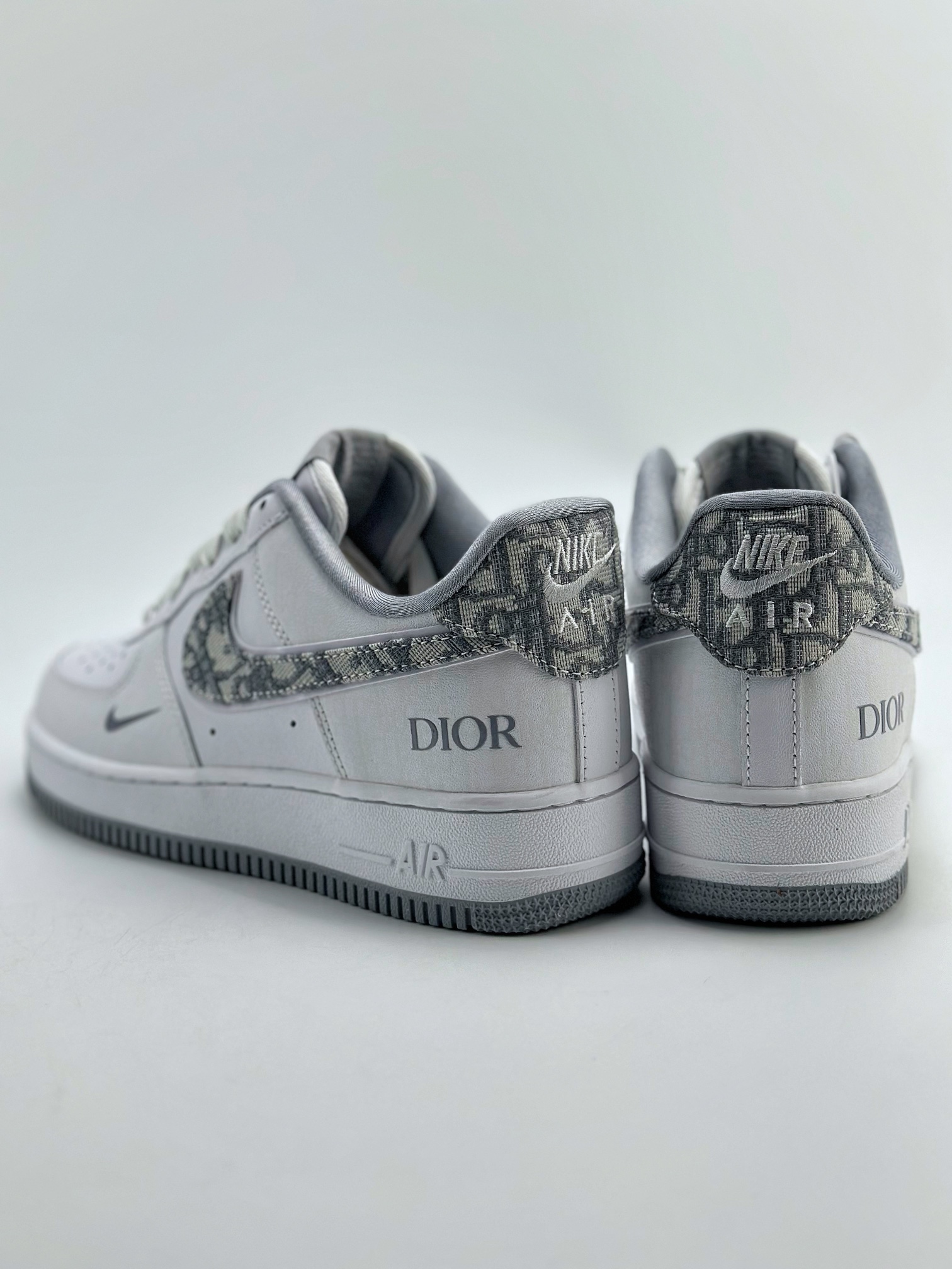 240 Nike Air Force 1 Low 07 x Dior 联名印花 DR6239-836