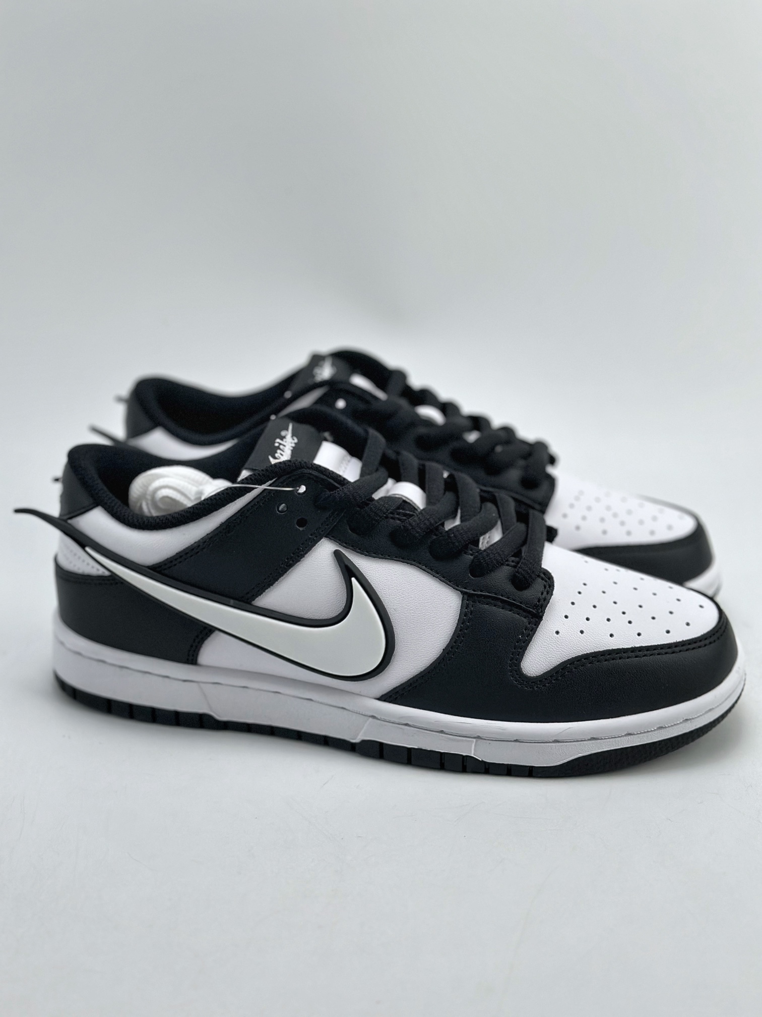 300 Nike Air Force 1 Low 07 飞翼熊猫 JD1828-310