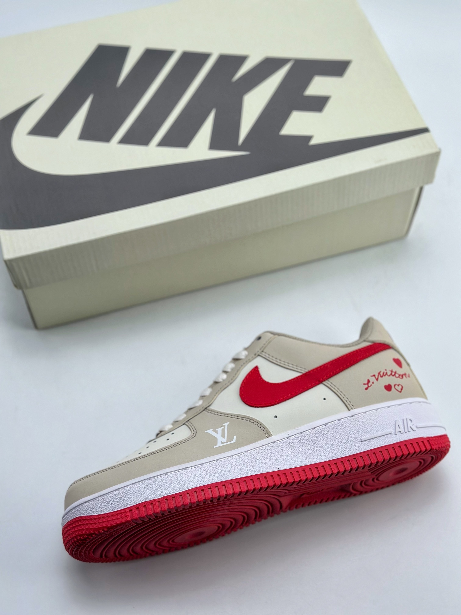 Nike Air Force 1 Low 07 x Louis Vuitton 米黄红 BS9055-722