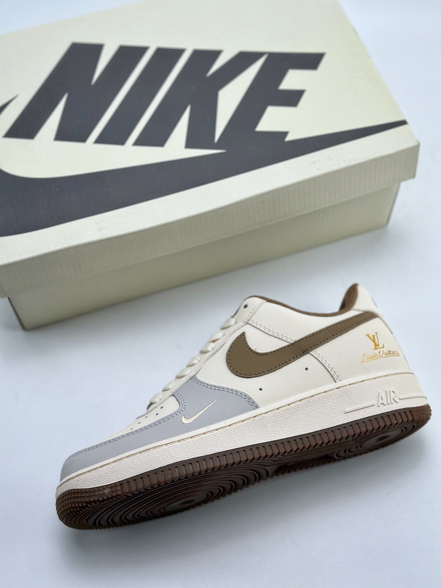 Nike Air Force 1 Low 07 x Louis Vuitton Beige Gray BS9055-832