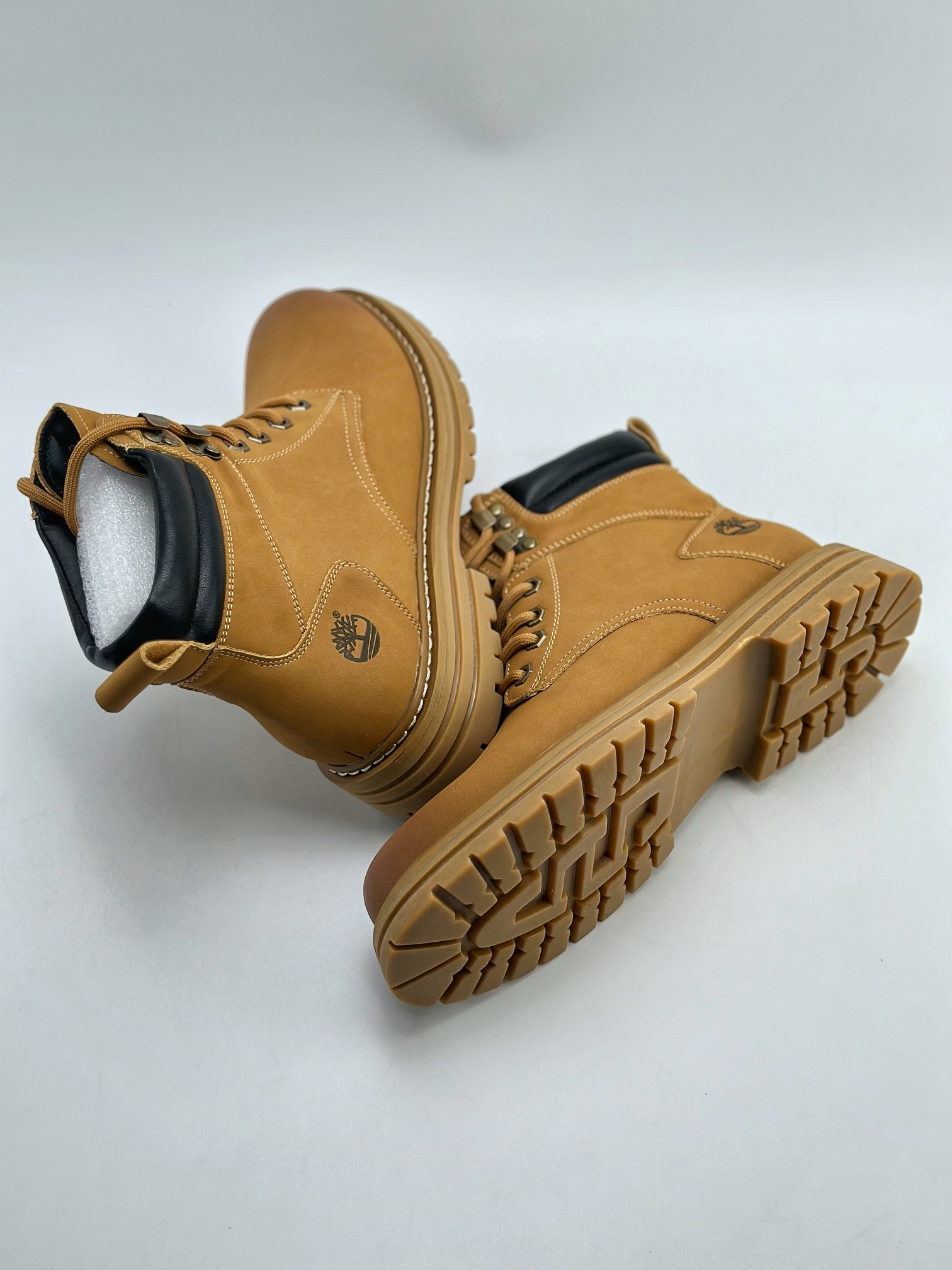 New arrival #Timberland Timberland outdoor high top casual yellow boots series