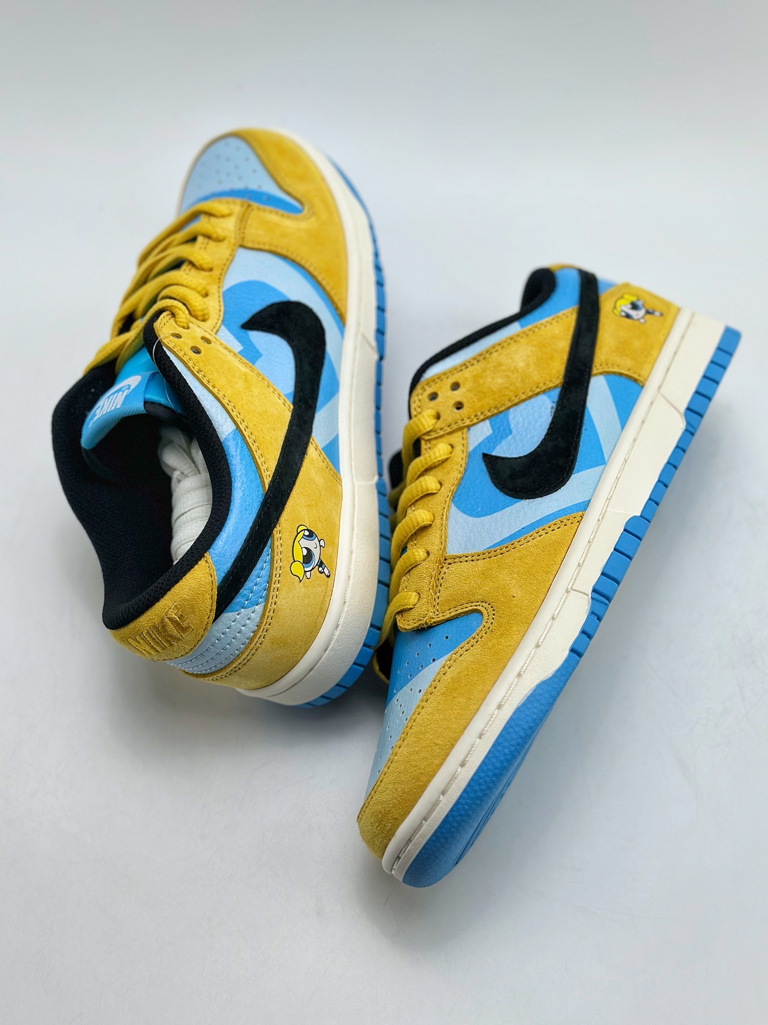 Nike SB Dunk Low x The Powerpuff Girls GP5532-061