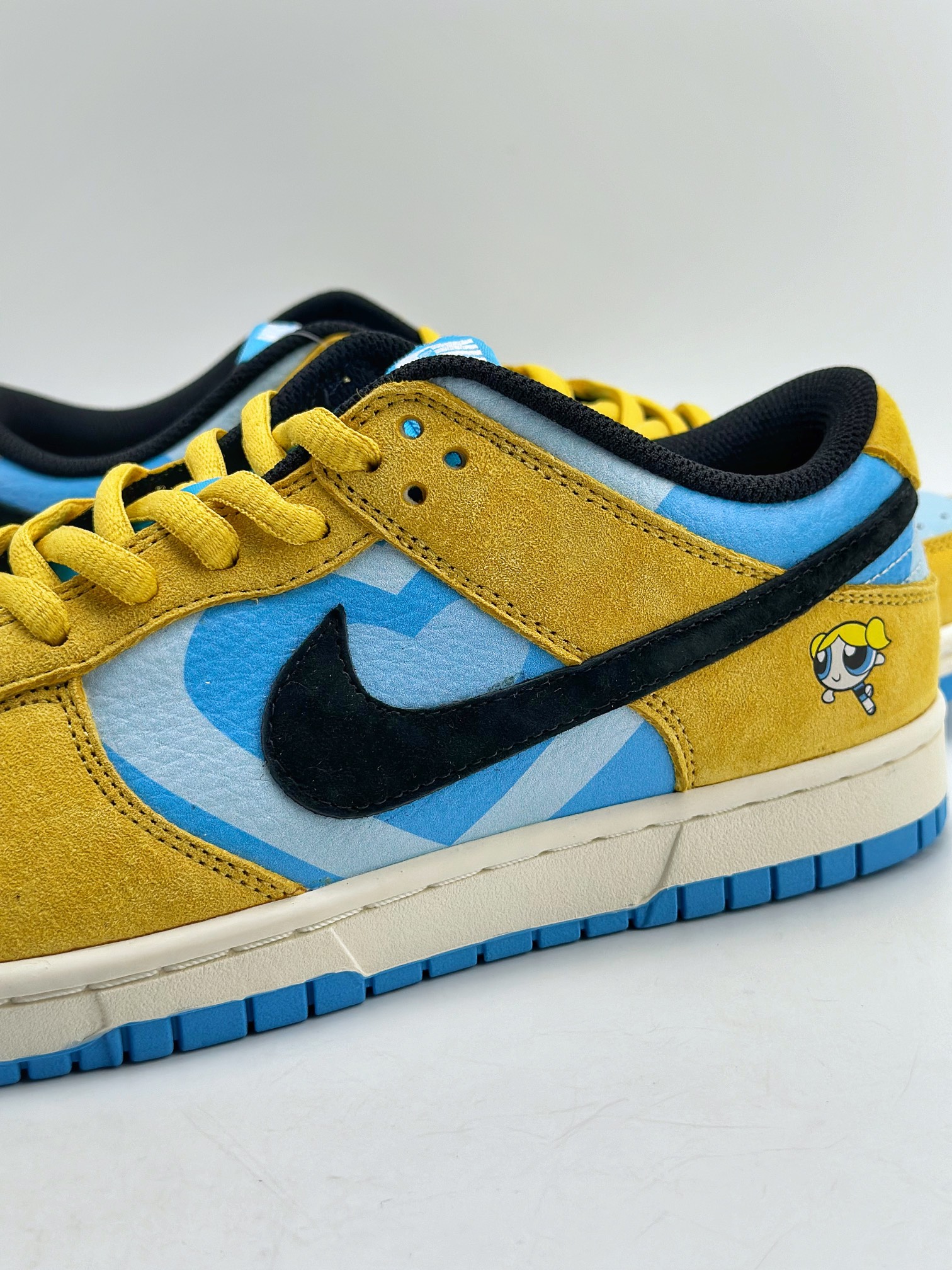 Nike SB Dunk Low x The Powerpuff Girls GP5532-061