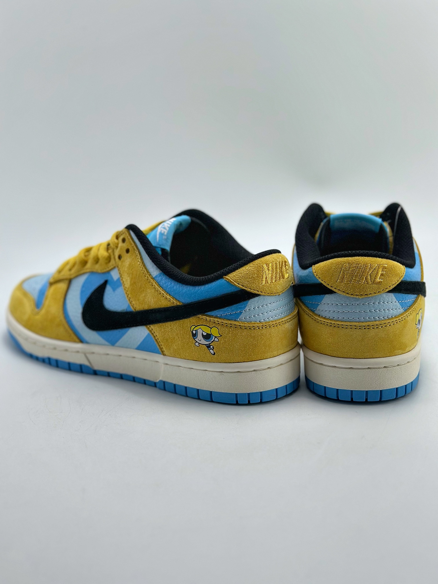 Nike SB Dunk Low x The Powerpuff Girls GP5532-061