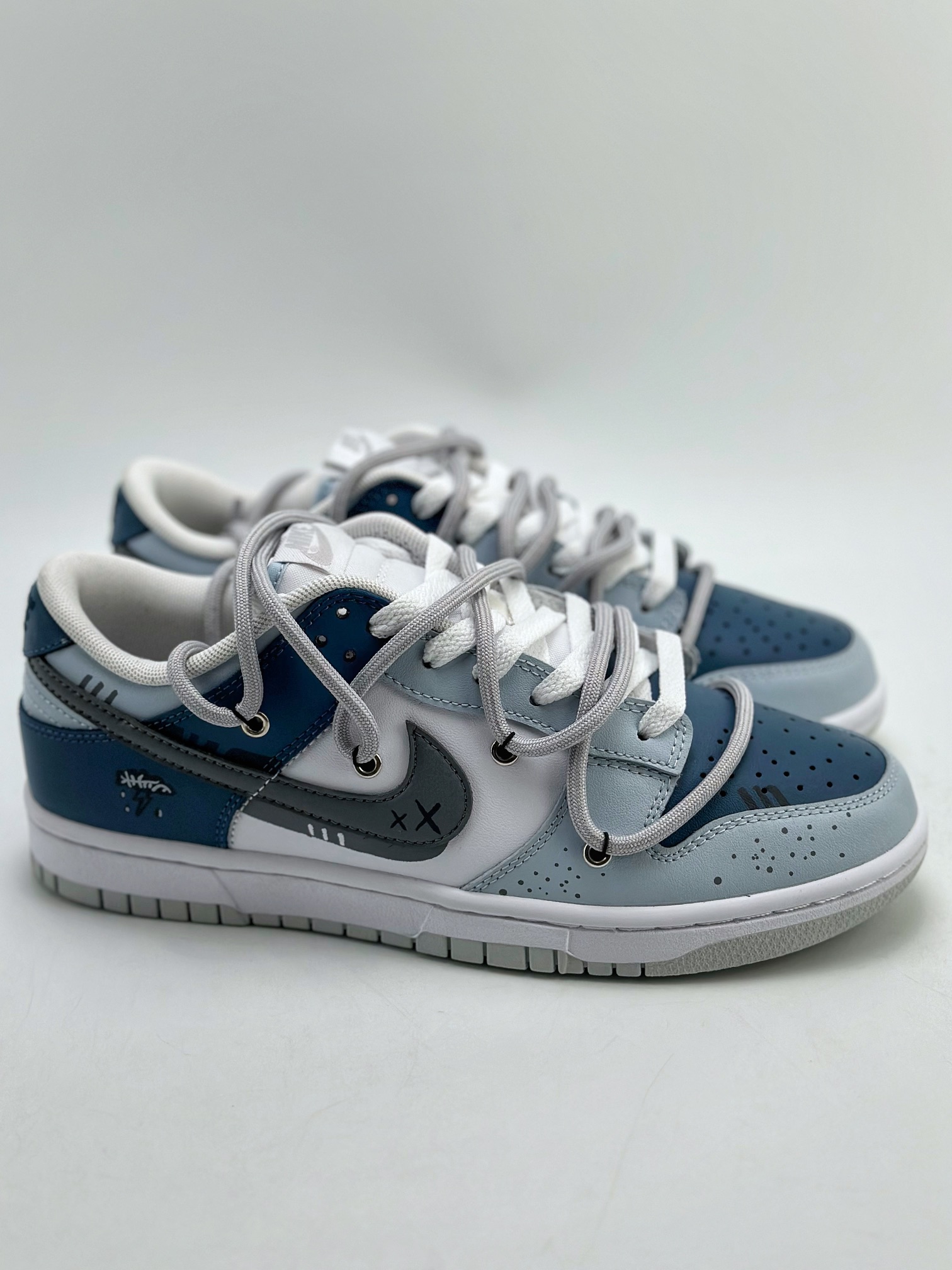 NIKE SB Dunk Low Pure Platinum Lazy Weekend DV0831-101