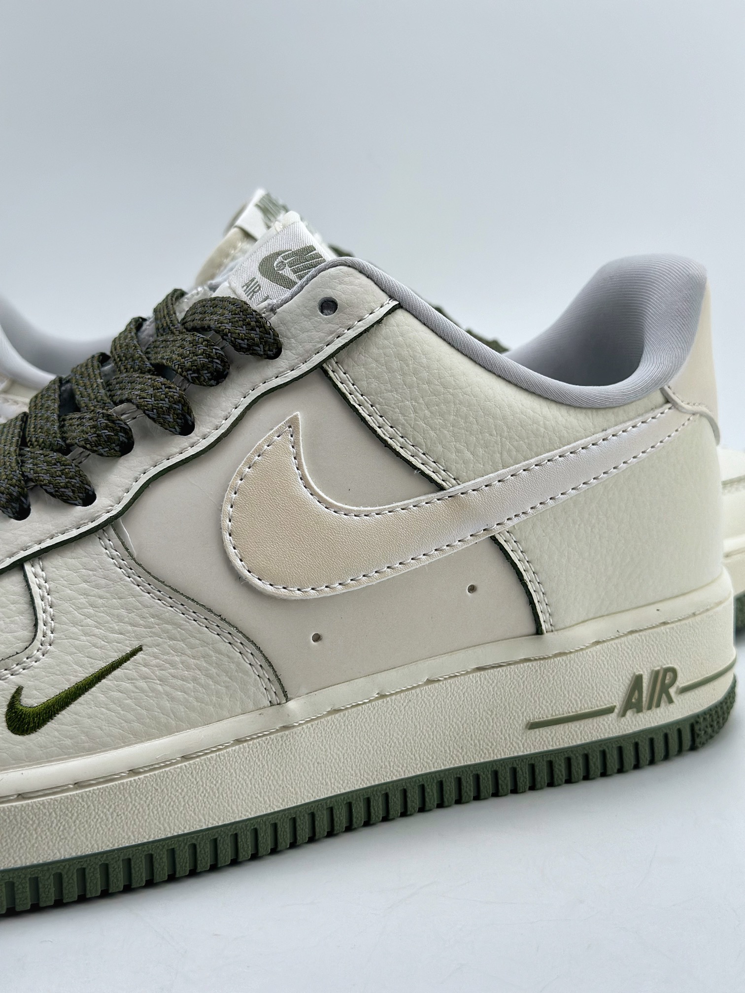 Nike Air Force 1 Low 07 Pearlescent Green Starry Sky DD9915-711