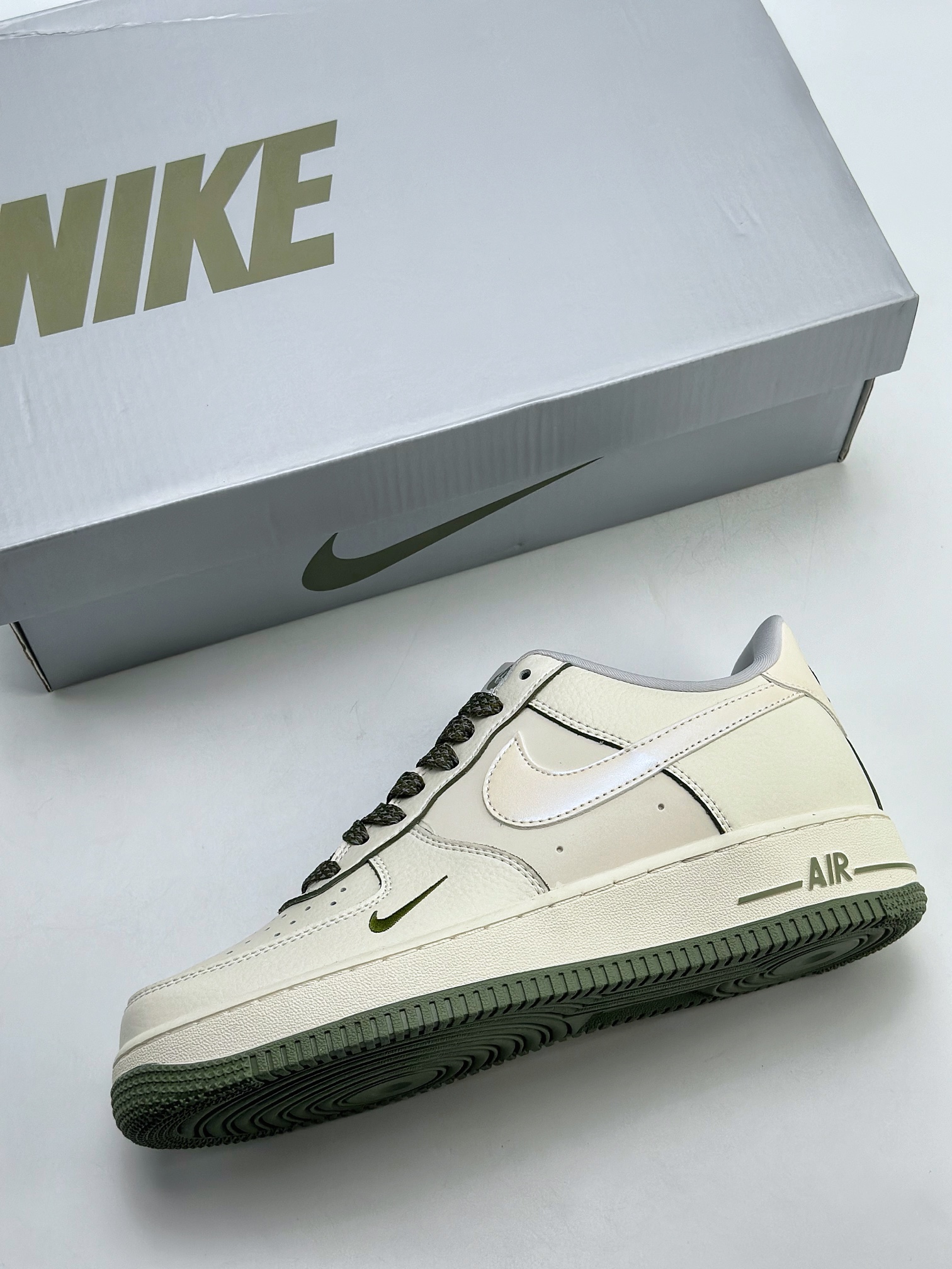 Nike Air Force 1 Low 07 Pearlescent Green Starry Sky DD9915-711