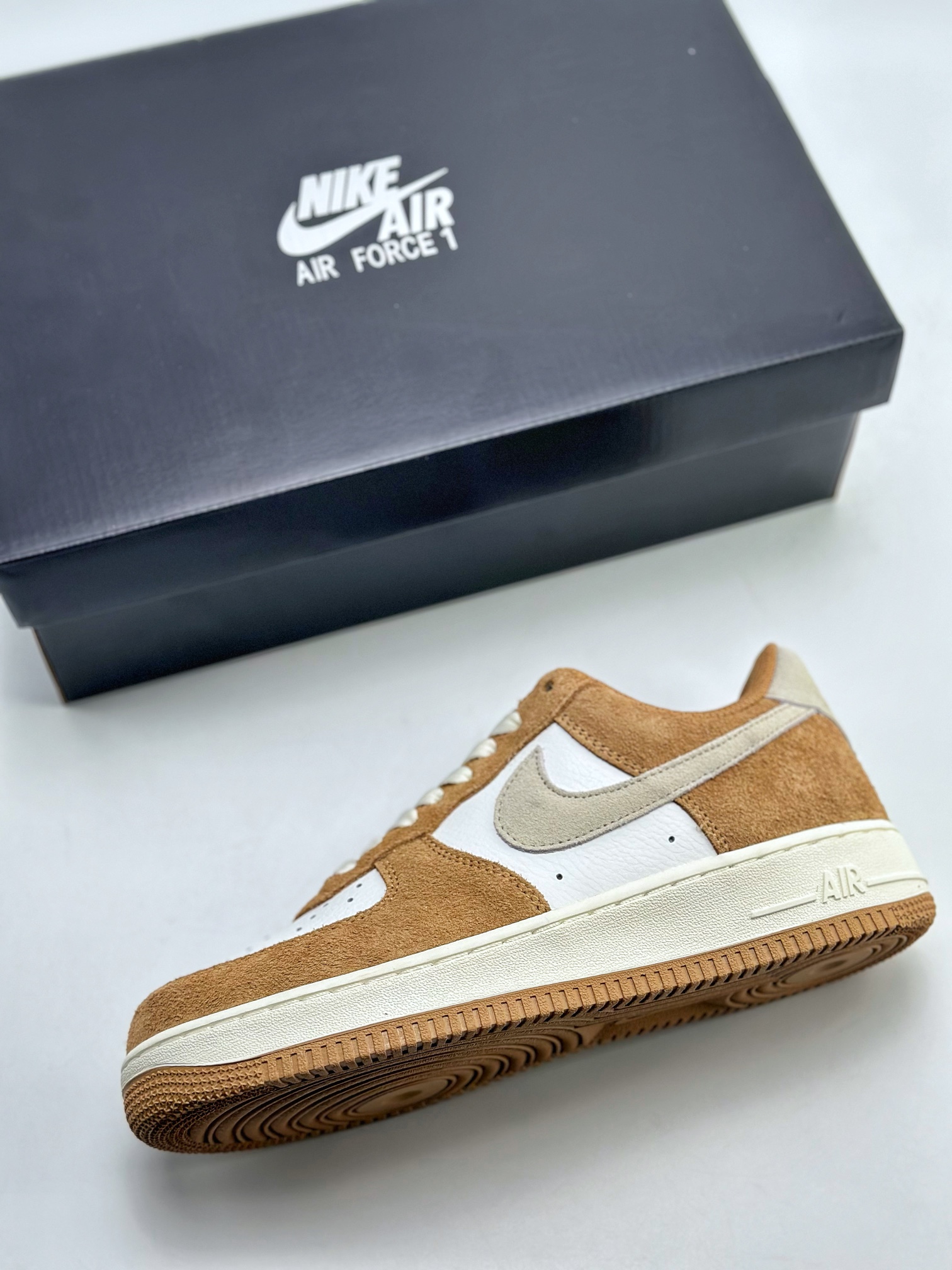 Nike Air Force 1 Low 07 White Brown Suede Stitching BQ8988-104