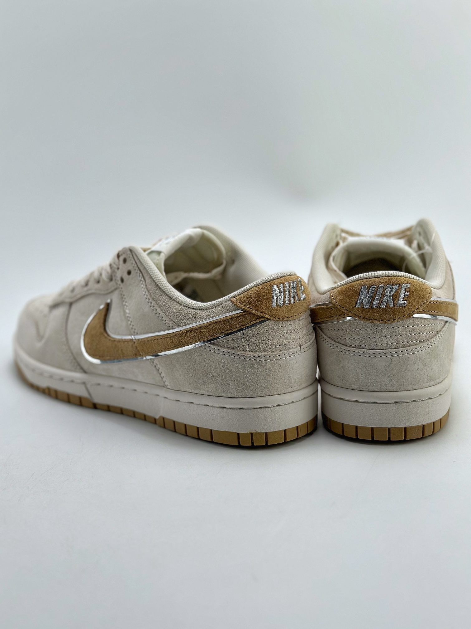 Nike SB Dunk Low x Otomo Katsuhiro DR2269-326