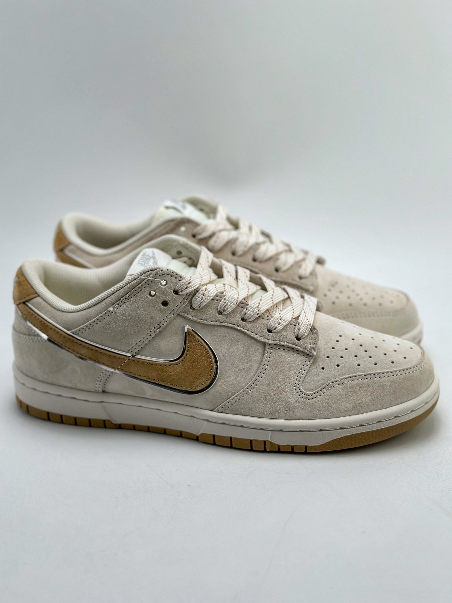 Nike SB Dunk Low x Otomo Katsuhiro DR2269-326