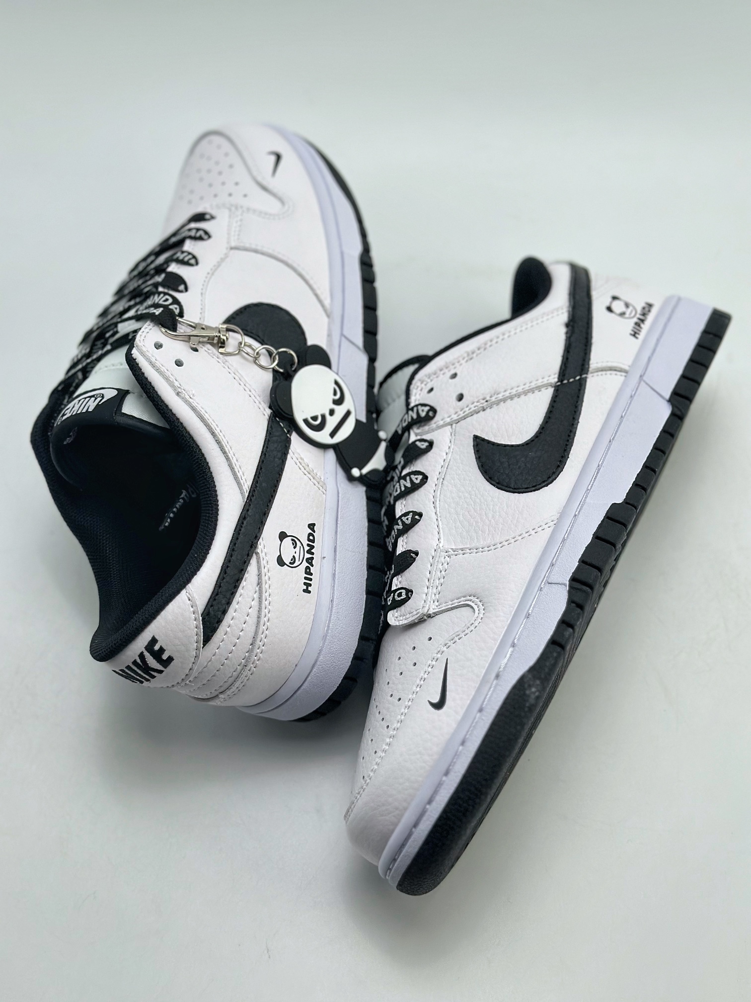 Nike SB Dunk Low ”Hipanda” Panda GF1818-001