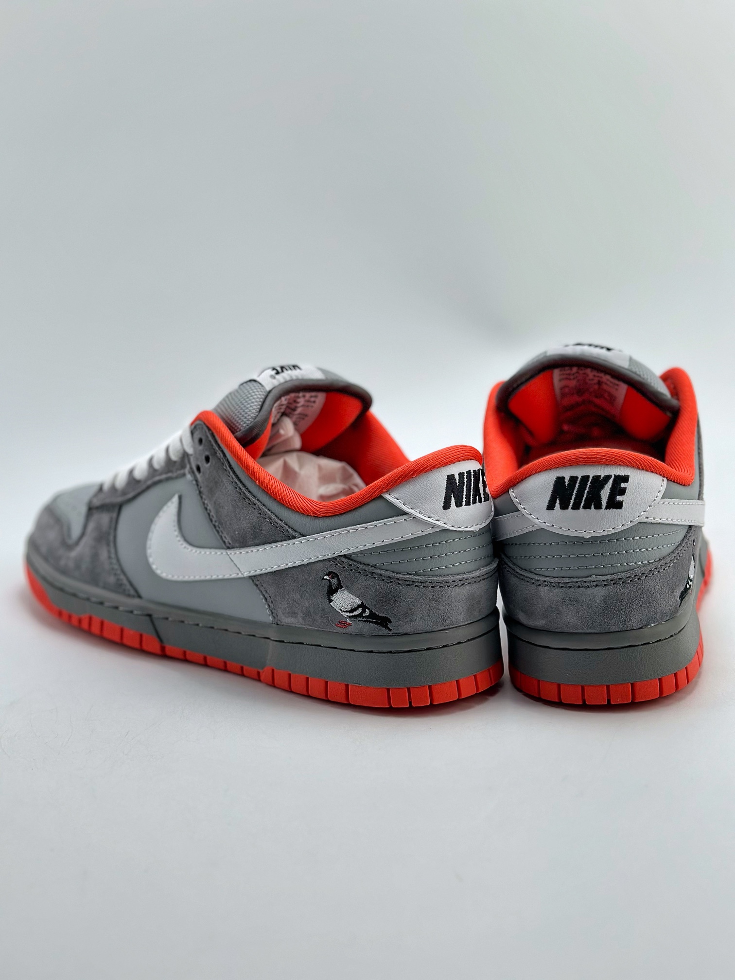 Nike SB Dunk Low Staple NYC Pigeon 304292-011