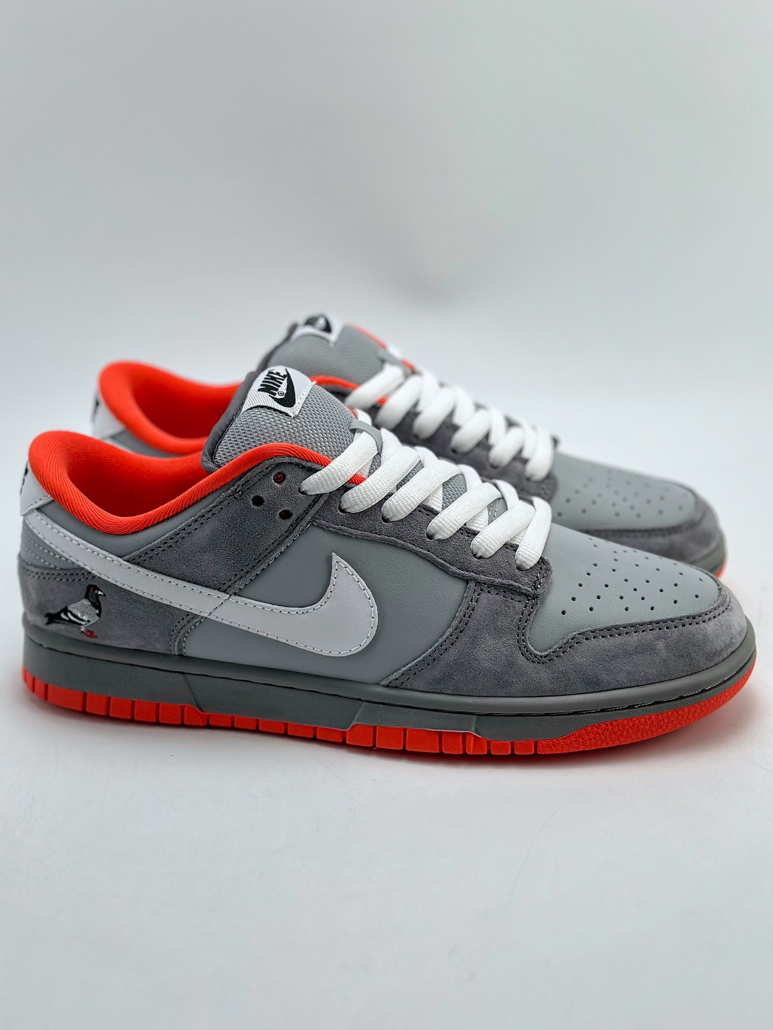 Nike SB Dunk Low Staple NYC Pigeon 304292-011