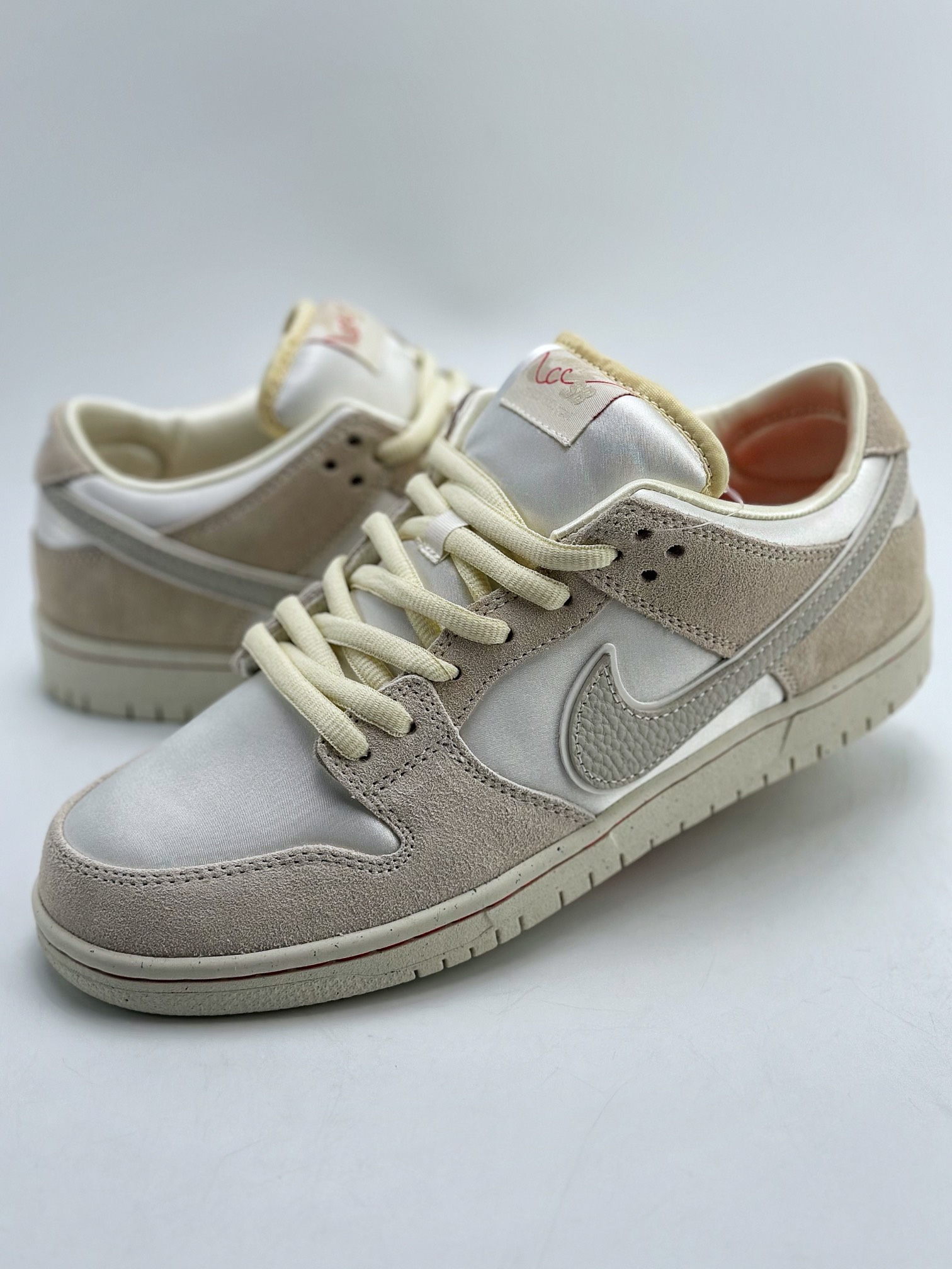 Nike SB Dunk Low Pro ”Love Found” 爱之城 FZ5654-100