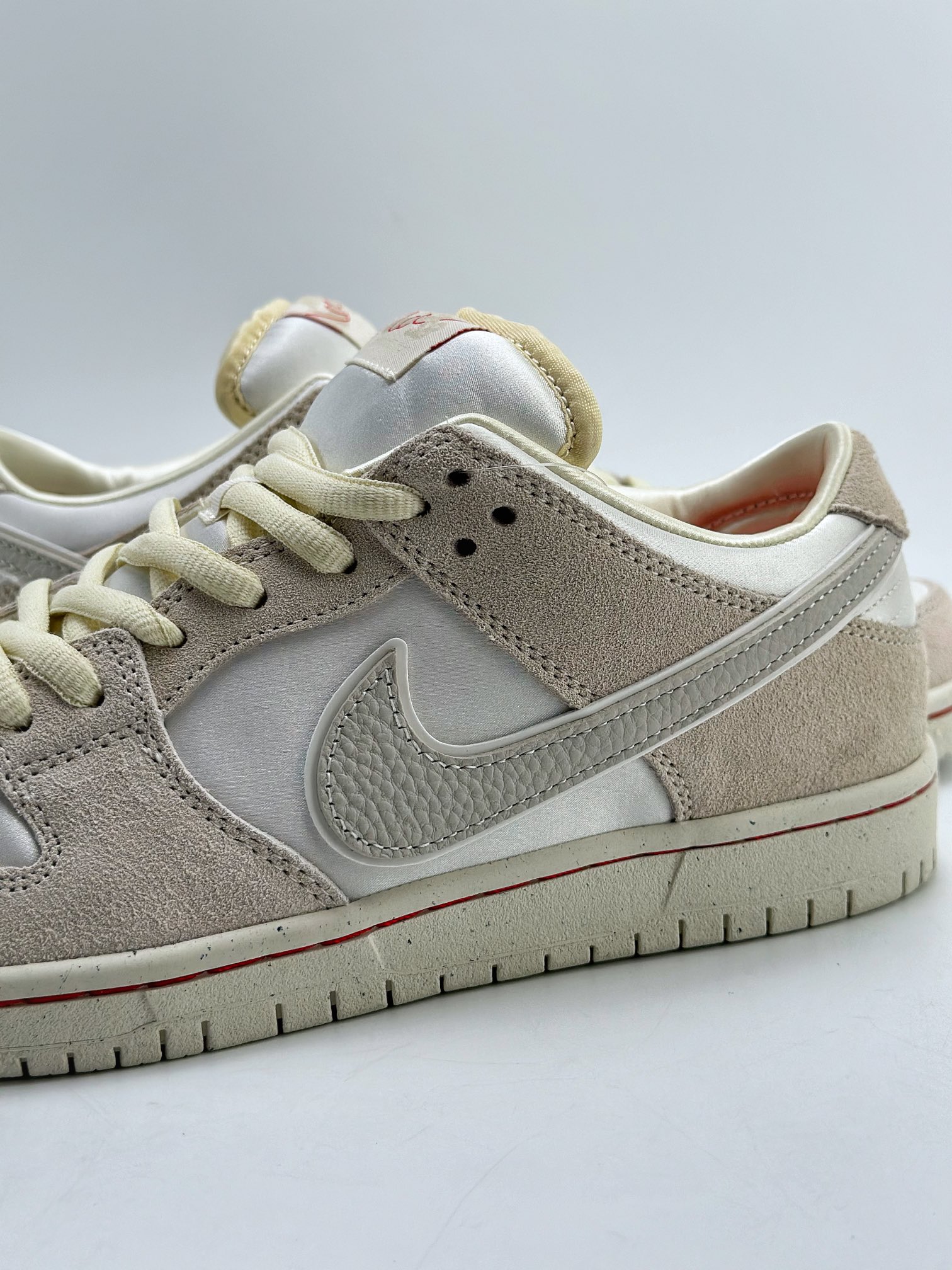 Nike SB Dunk Low Pro ”Love Found” 爱之城 FZ5654-100