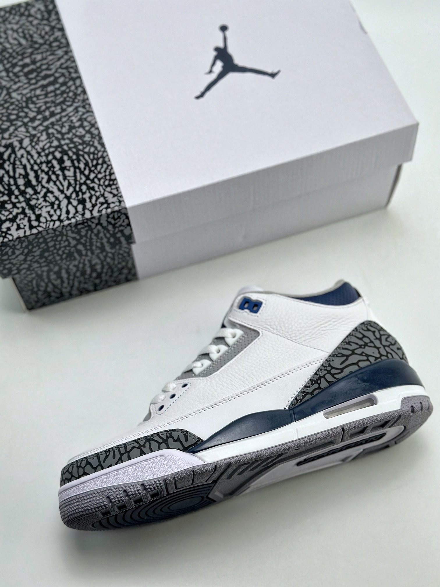 Air Jordan 3 Retro White Blue CT8532-140