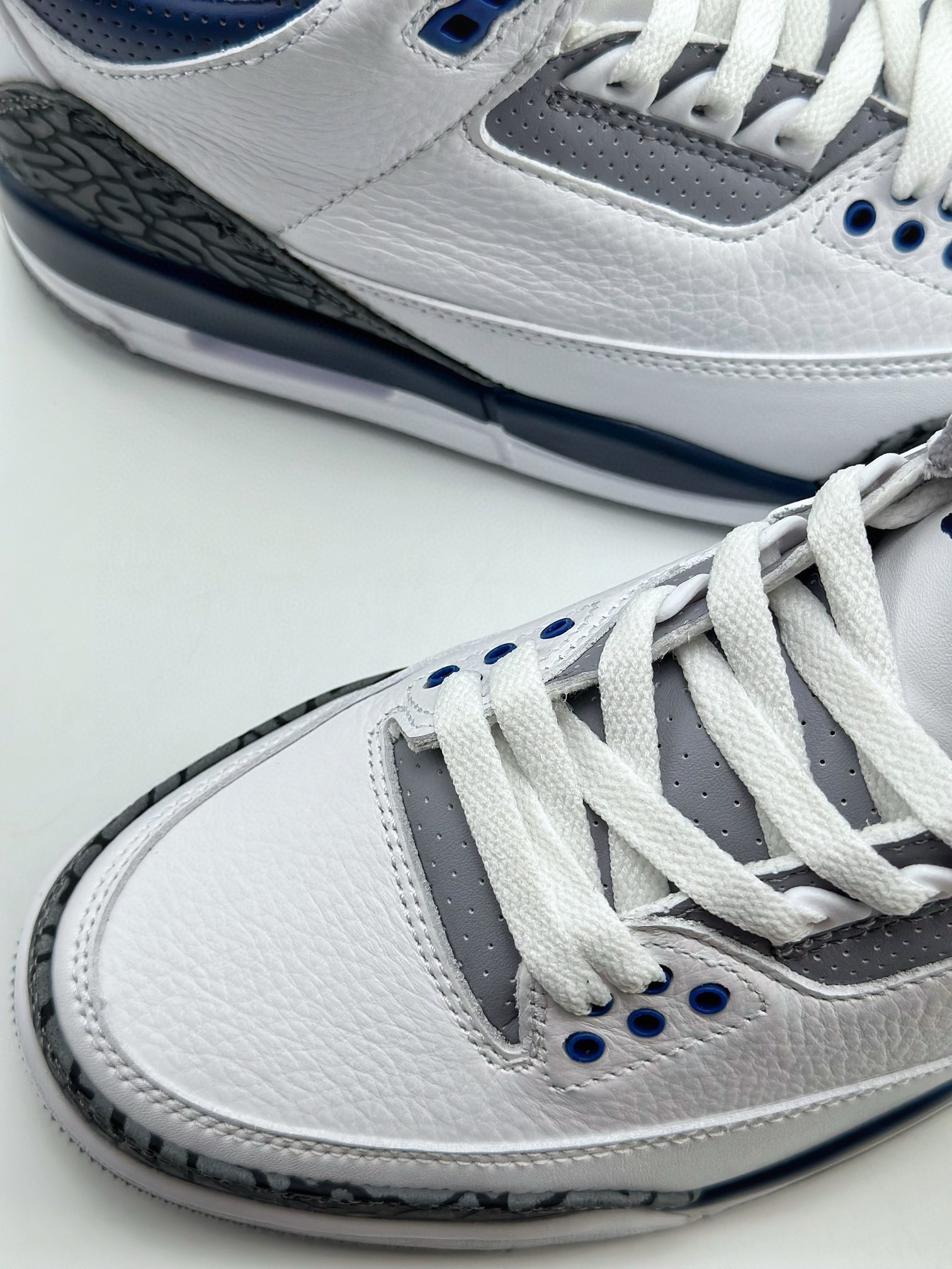 Air Jordan 3 Retro White Blue CT8532-140