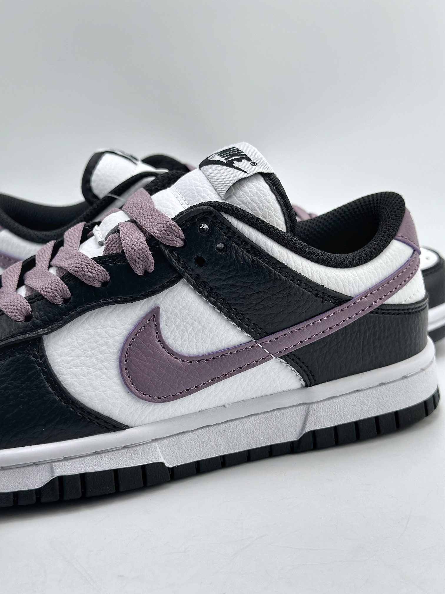 NIKE SB Dunk Low Black and White Taro Purple DO7412-991