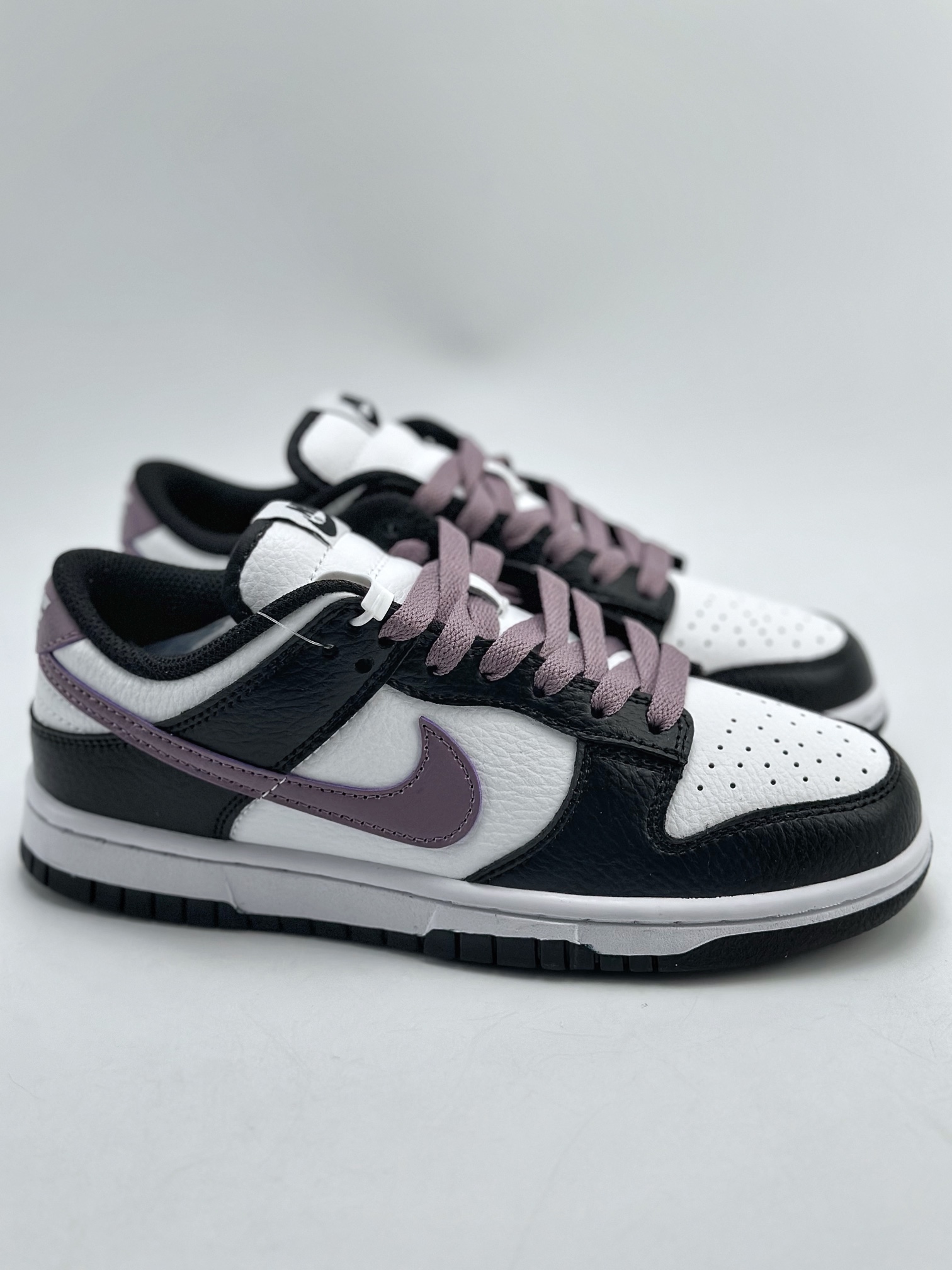 NIKE SB Dunk Low Black and White Taro Purple DO7412-991