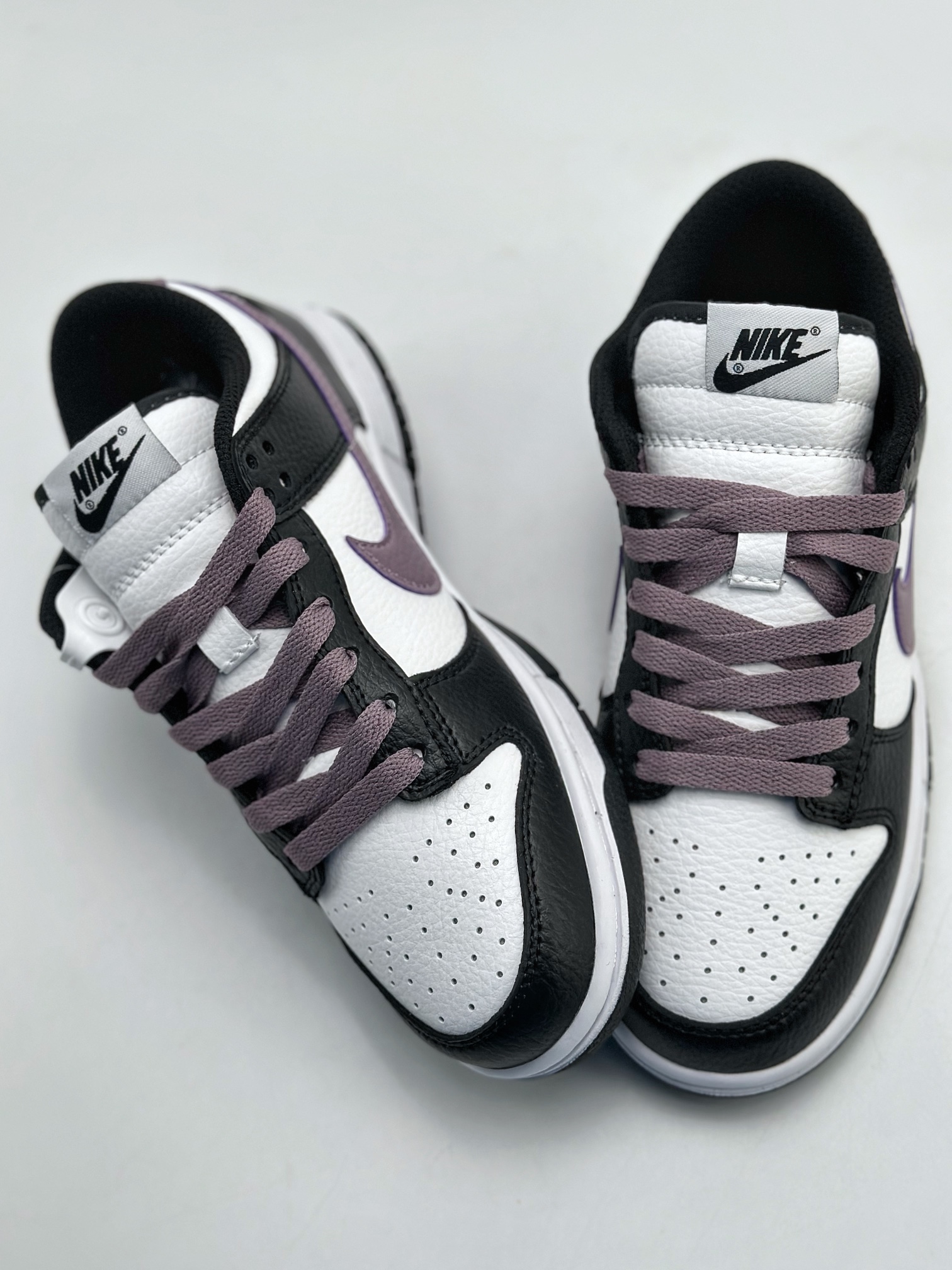 NIKE SB Dunk Low Black and White Taro Purple DO7412-991